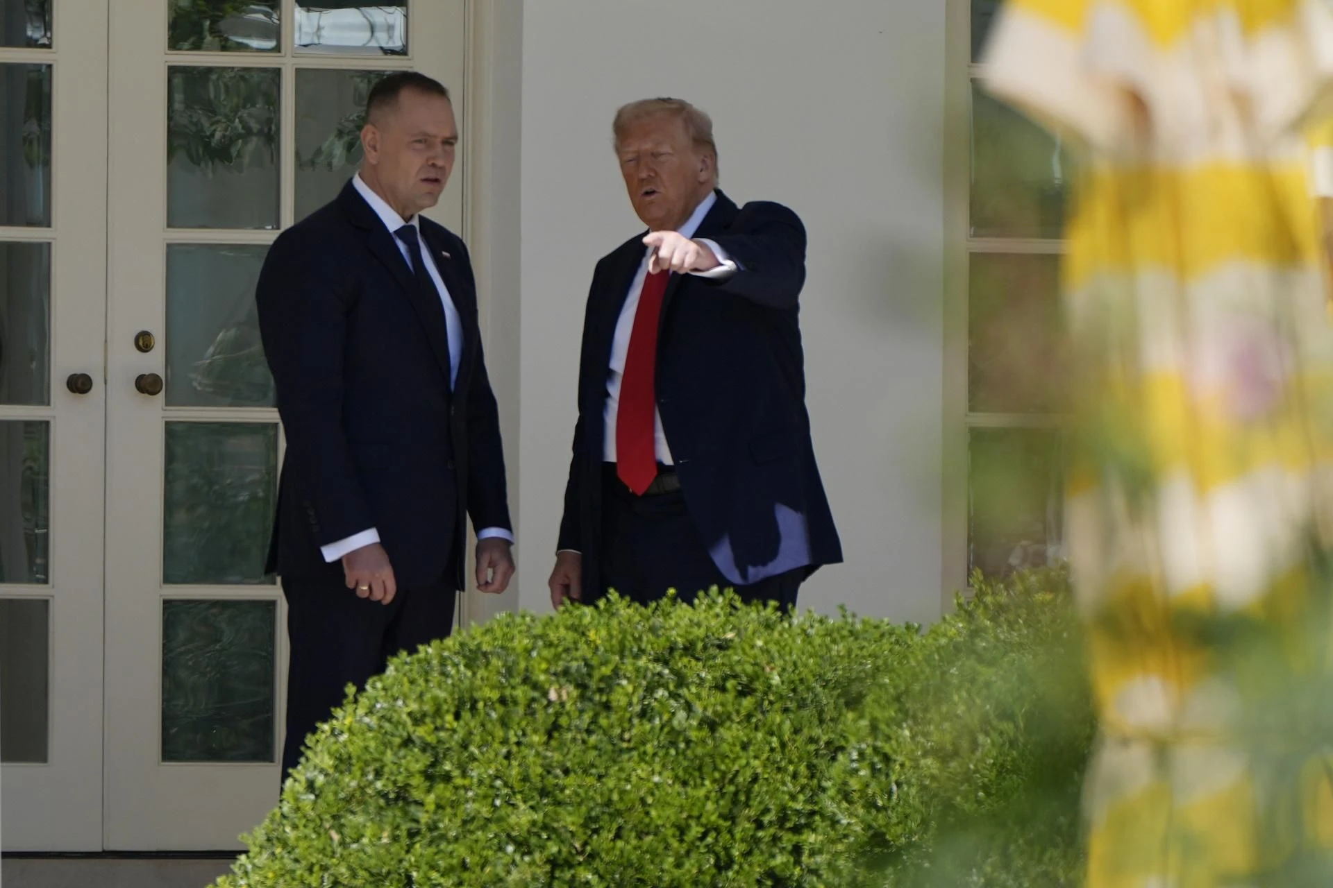Biały Dom reaguje błyskawicznie Trump nie czeka. Pilna rozmowa z prezydentem Nawrockim w sprawie dronów