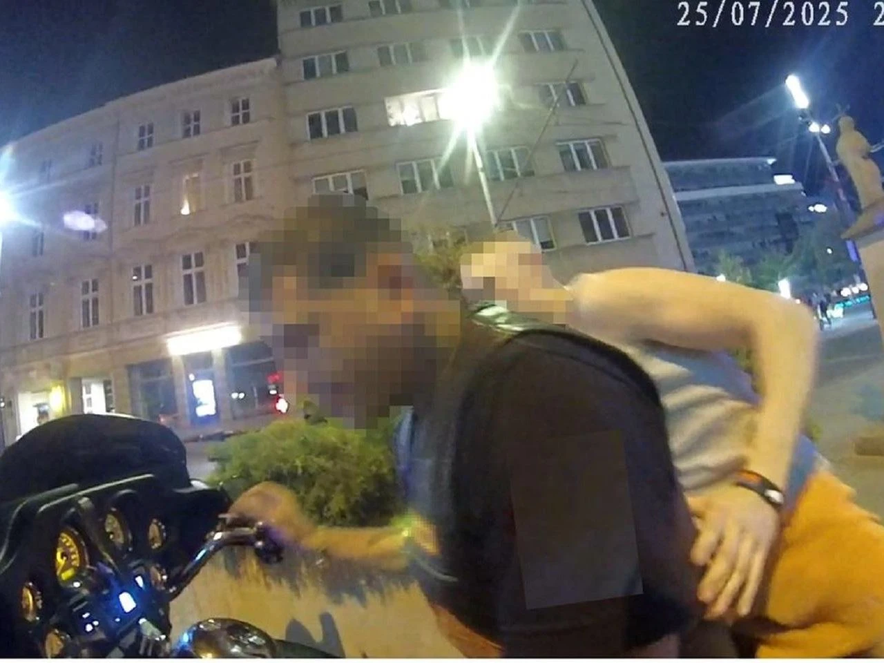 Skrajna nieodpowiedzialność Cudzoziemiec szalał na harleyu po Katowicach. Wjechał na chodnik