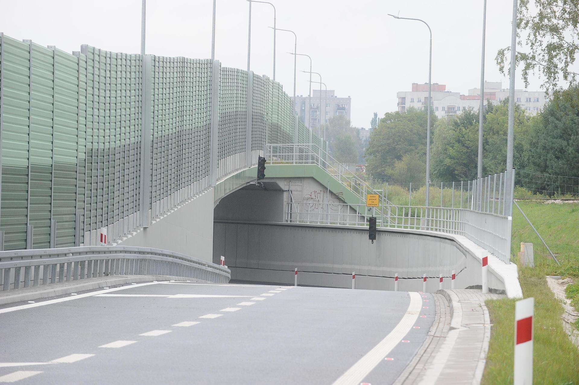 prawo Nowy znak drogowy: biały romb na niebieskim tle. 600 złotych mandatu za jego nieznaj…