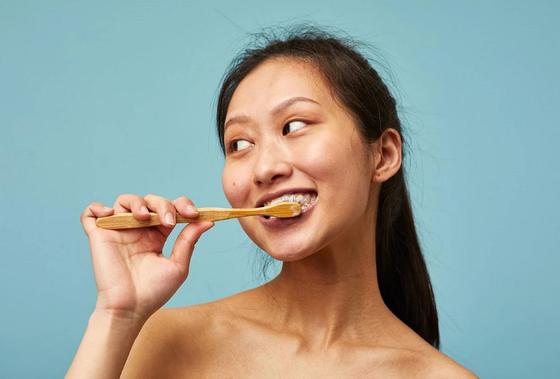 Strefa beauty Wakacyjna kosmetyczka. 5 kosmetyków idealnych na podróż