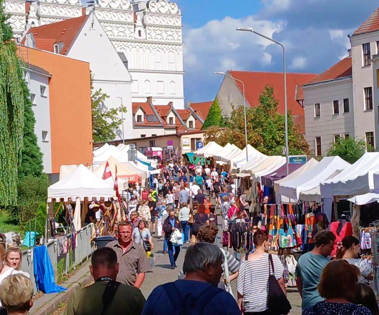 Warto się wybrać! Stare Miasto ożyło. Jarmark Jakubowy przyciąga licznymi atrakcjami