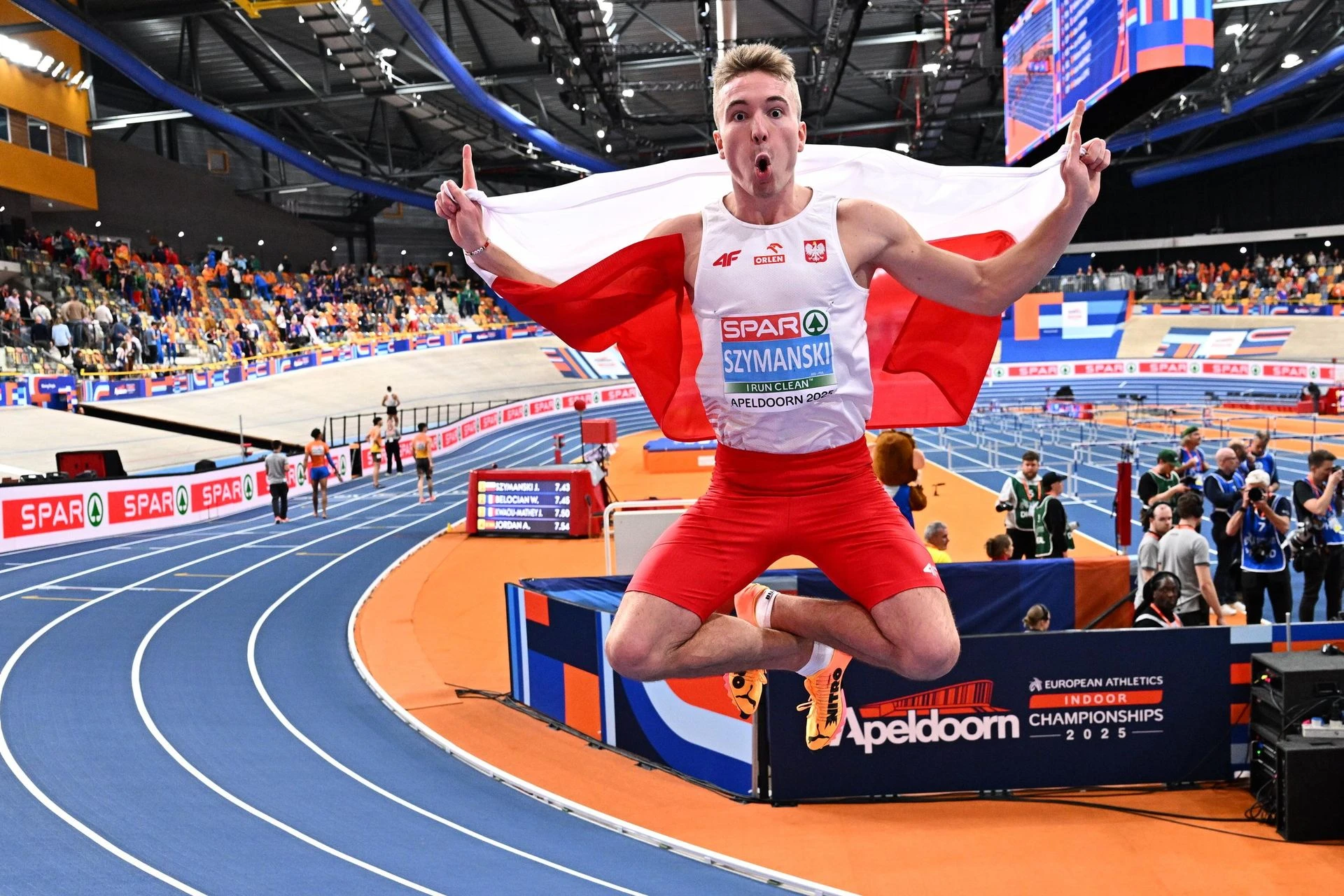 Najlepszy w Europie Jakub Szymański kocha szybkość, ogląda MMA i kibicuje Idze Świątek. „Tenisiści mnie …