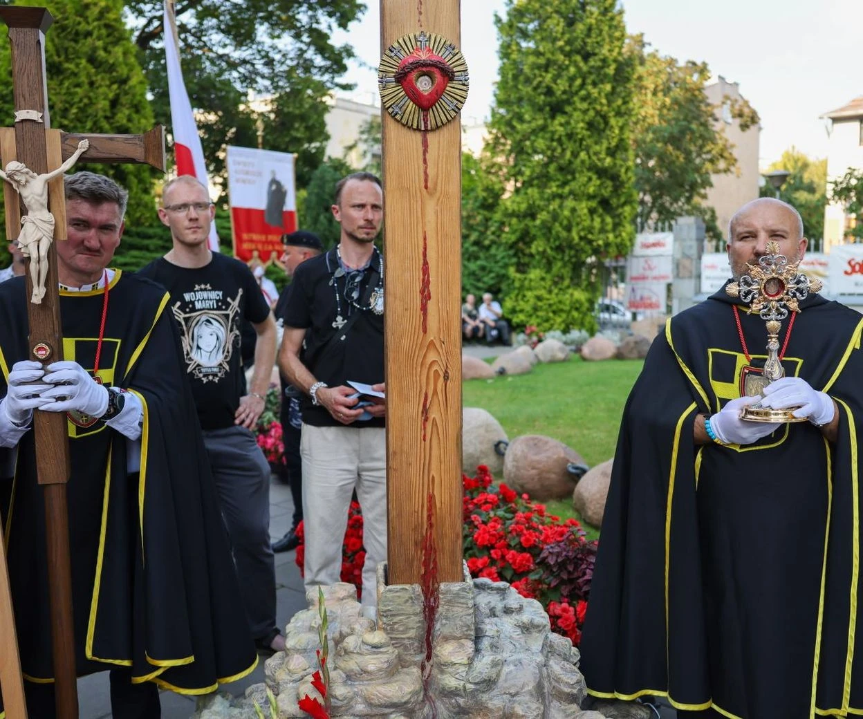 RUCH DROGOWY Wielkanocny paraliż Warszawy. Procesje zablokują ulice. Sprawdź, gdzie utkniesz!