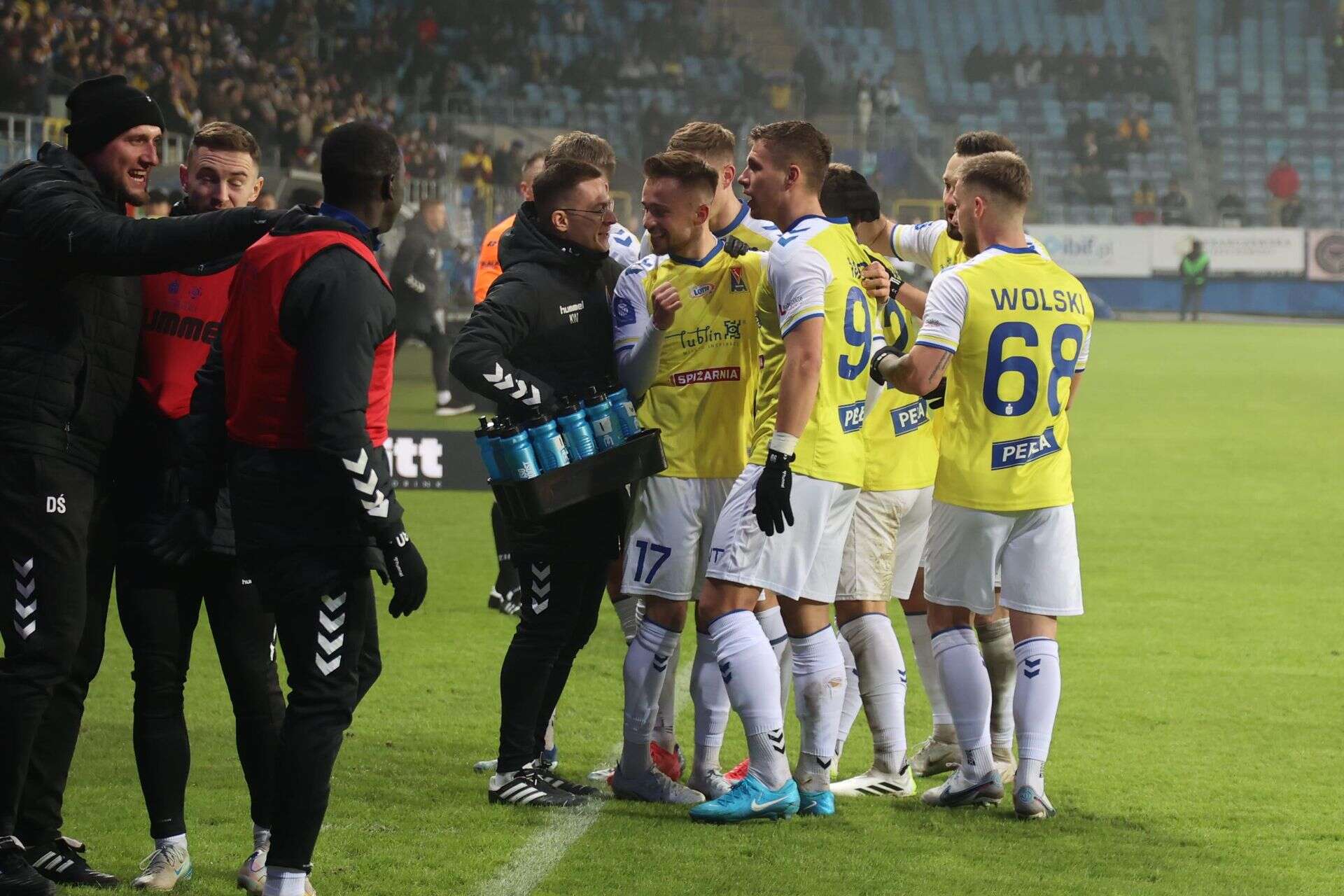 Beniaminek górą Motor Lublin przejechał się po Puszczy. Ekstraklasa zawitała do Niepołomic [WIDEO]