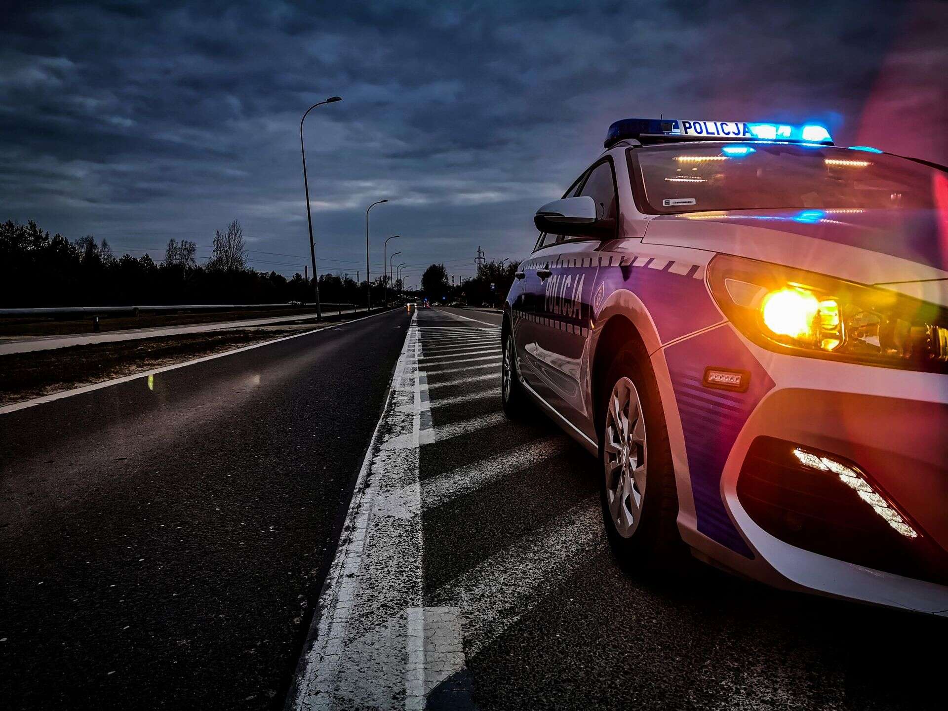 Nowe fakty Zginął, gdy zmieniał koło w swoim BMW. Tragiczny wypadek na S8