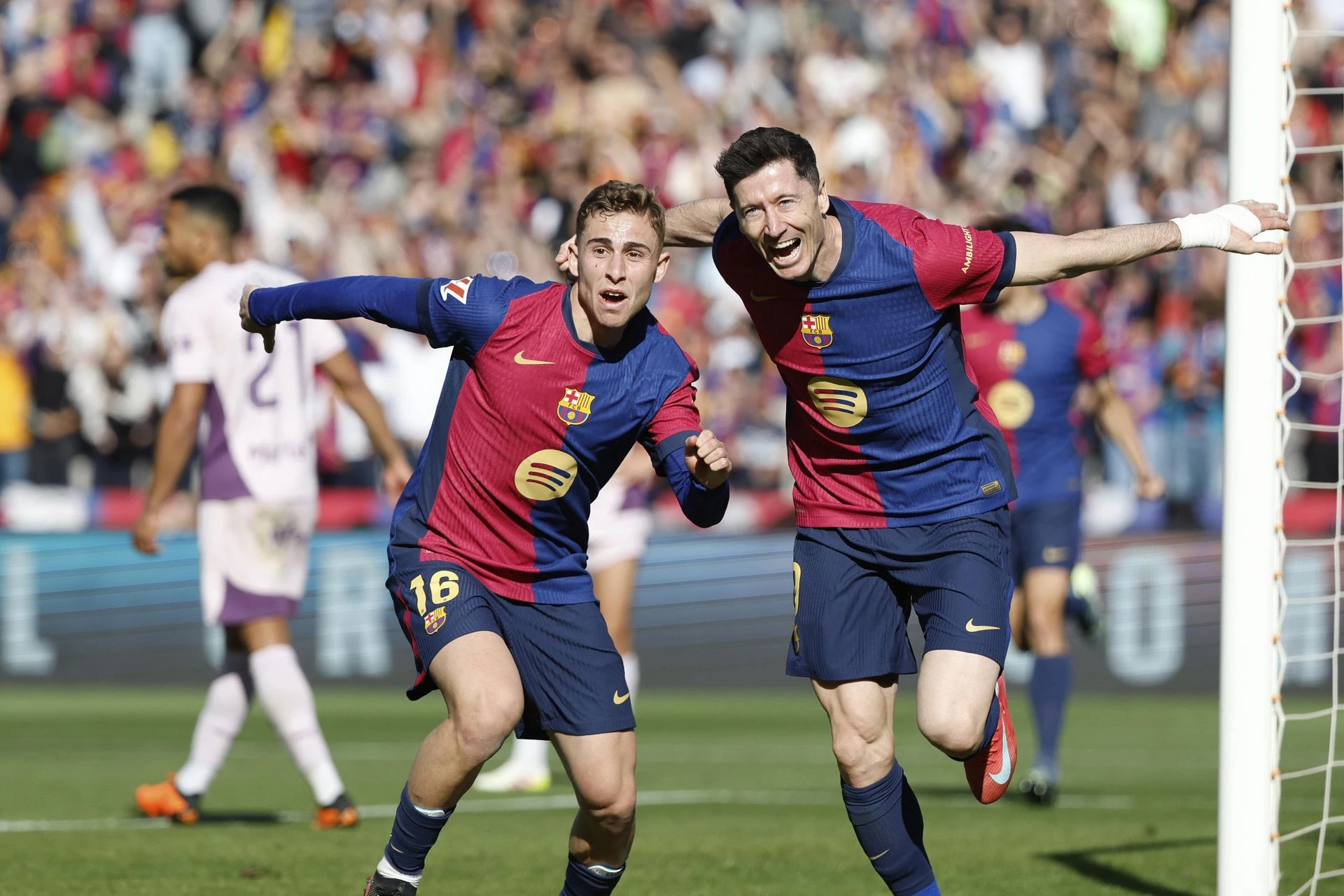 Liga Mistrzów Gdzie oglądać mecz FC Barcelona - Borussia Dortmund? Transmisja TV i STREAM ONLINE L…
