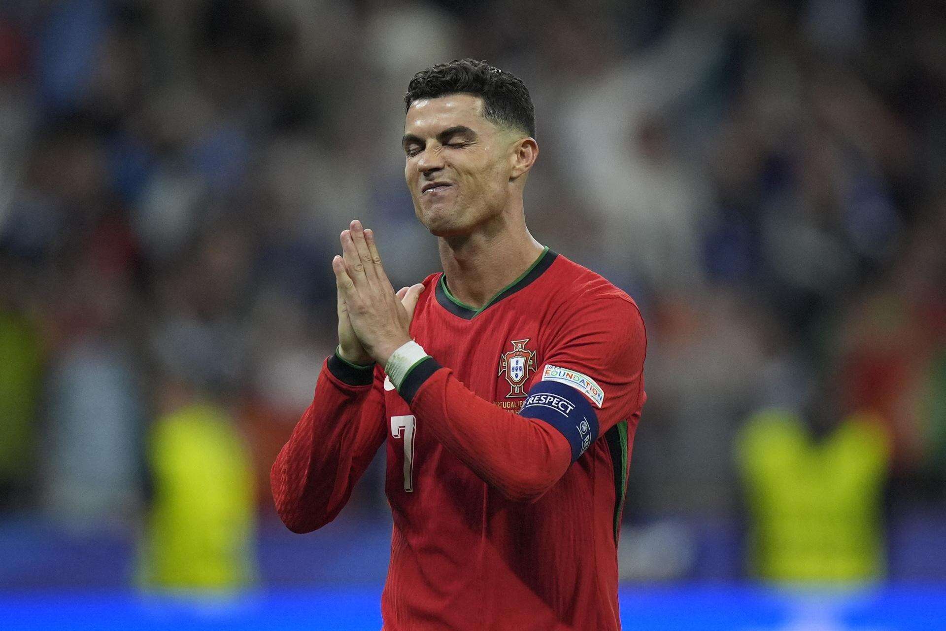 niepojęte Aż pobledliśmy po tym, co ze swoim przyrodzeniem zrobił Cristiano Ronaldo! Wielu zbi…