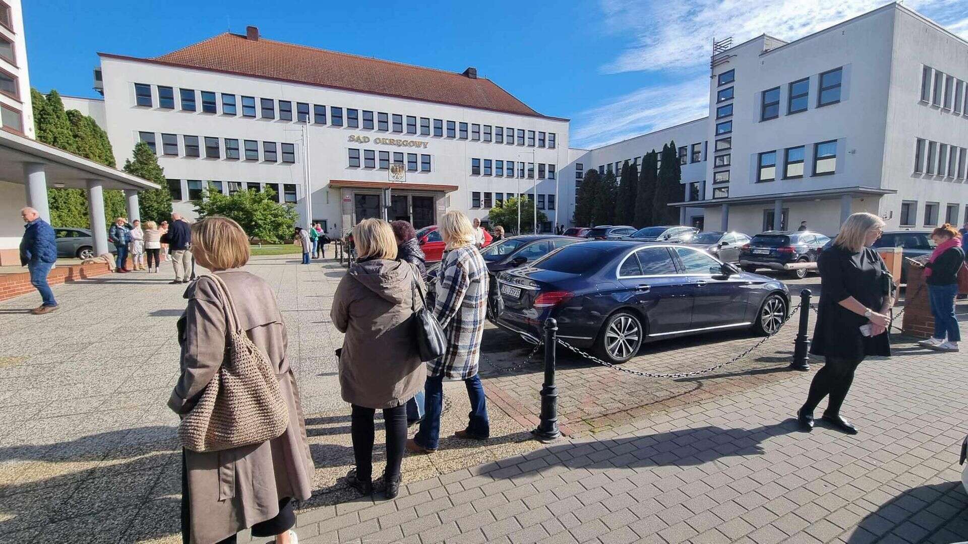 Pilne! Zadzwonił do sądu i poinformował o bombie. Trwa ewakuacja