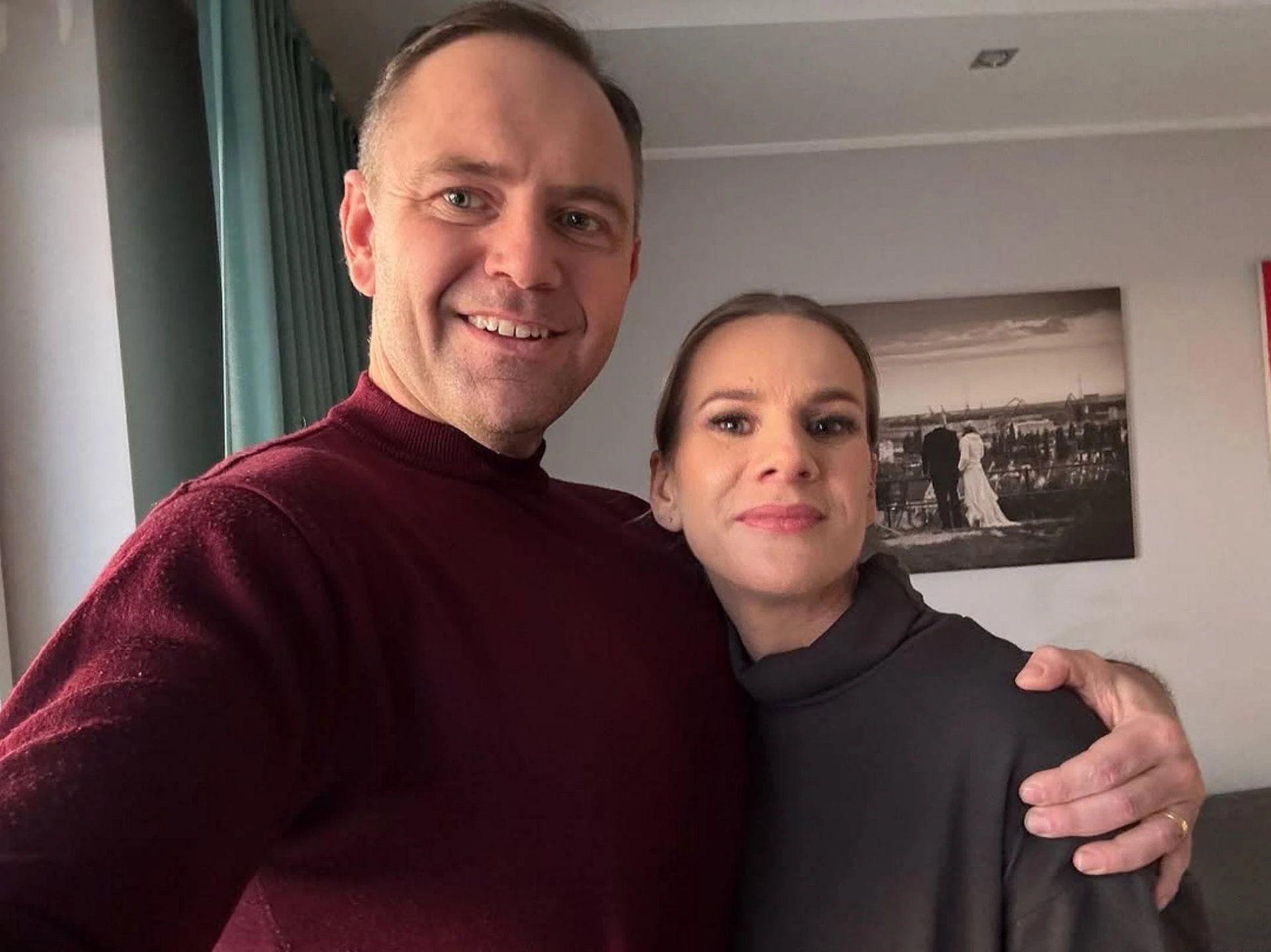 Sport to jego hobby W takich warunkach mieszka Karol Nawrocki. Ma trzypokojowe mieszkanie