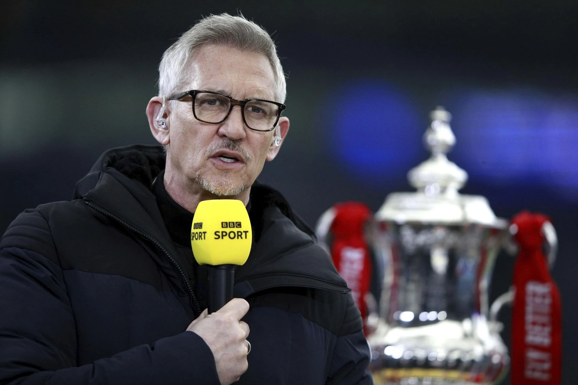 Premier League Internetowy skandal kończy się odejściem z telewizji. Zarabiał siedem milionów złoty…