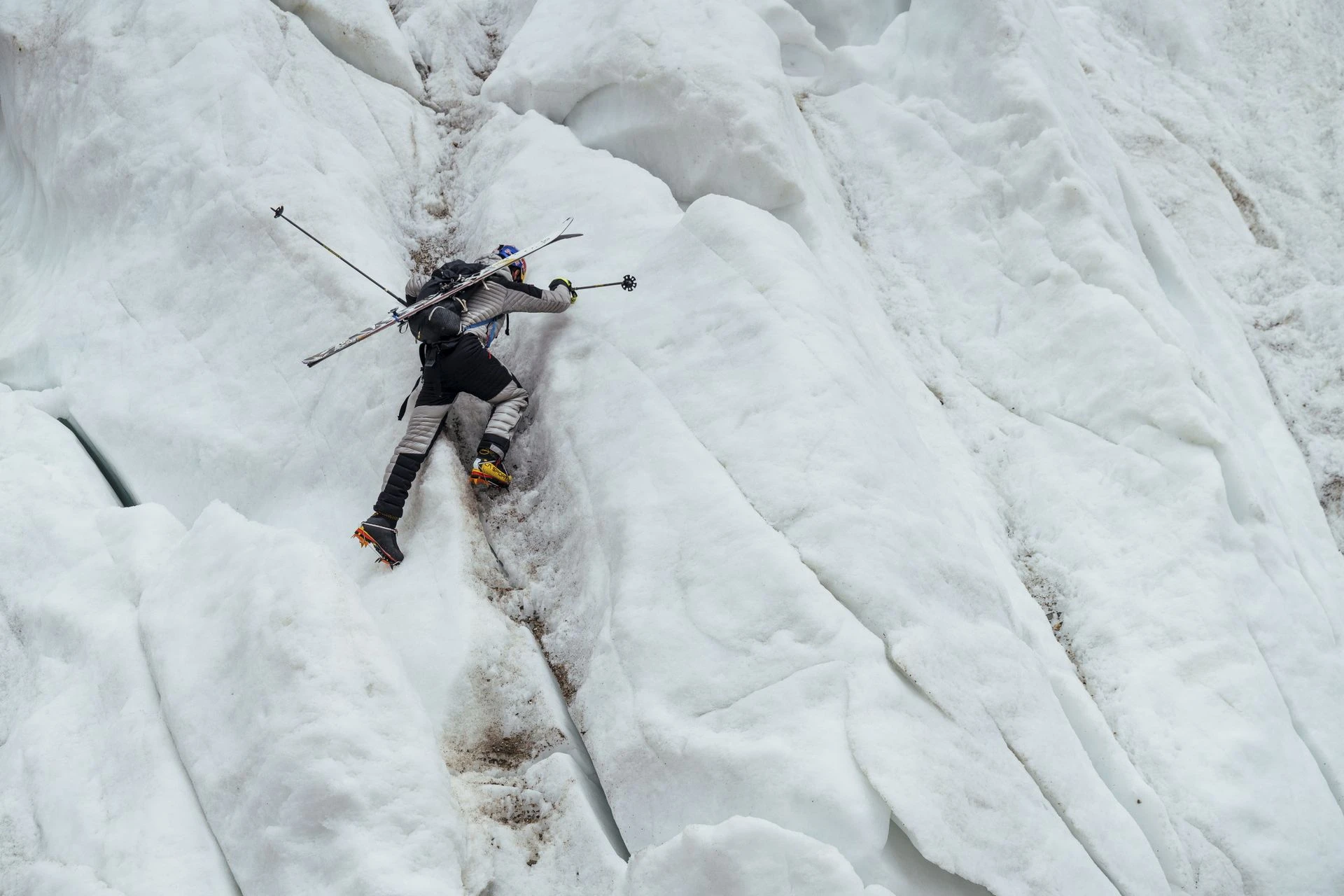 Nowe plany Andrzeja Bargiela Polak chce zjechać na nartach z Mount Everestu! Wcześniej zjechał z K2