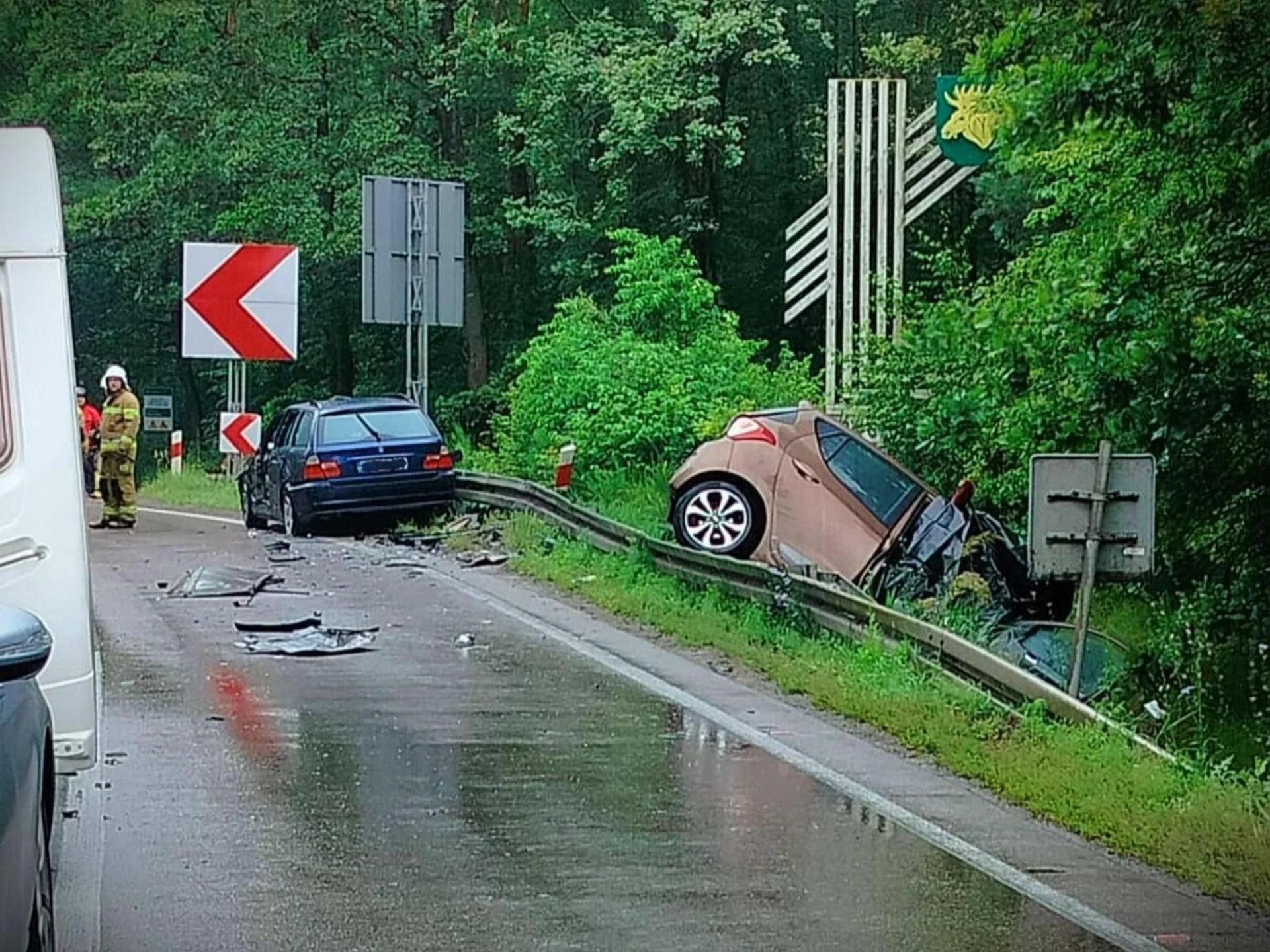 Groza Ciężarówka staranowała dwa samochody. 60-latka nie miała szans