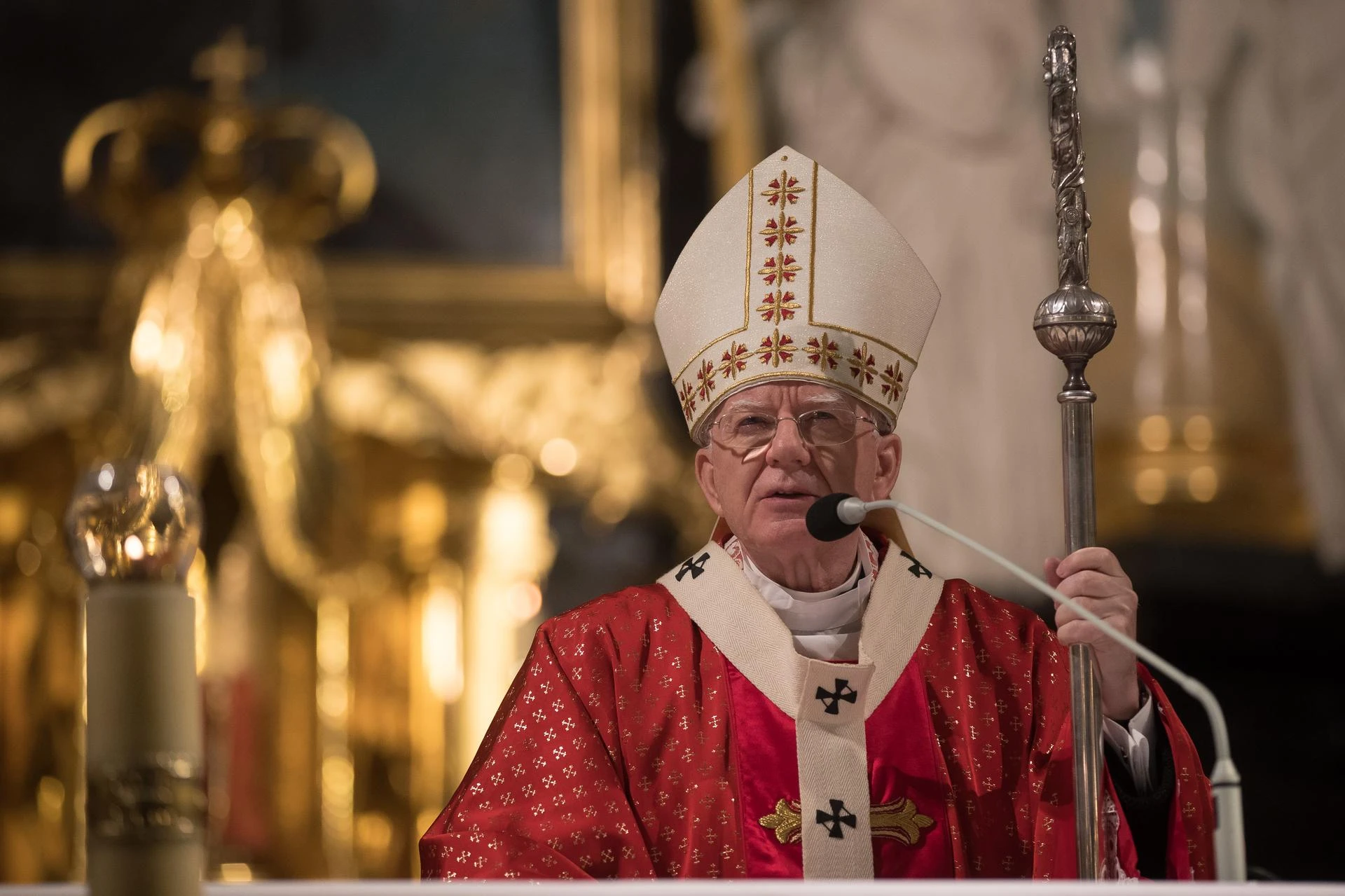 Abp Marek Jędraszewski odprawił mszę w Nowej Białej. Mówił o płaczu poszkodowanych...