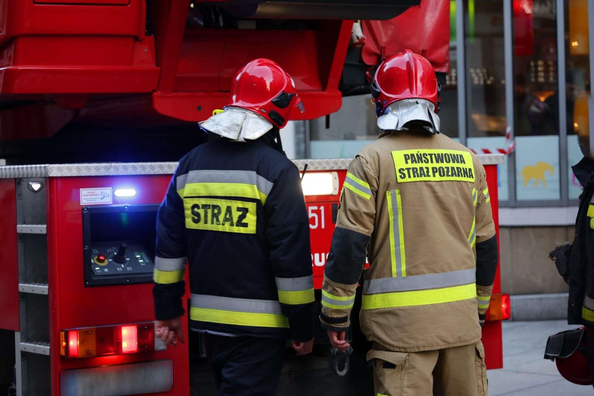 Groźny pożar Pożar składowiska odpadów w Płoszowie. Apel do mieszkańców: 