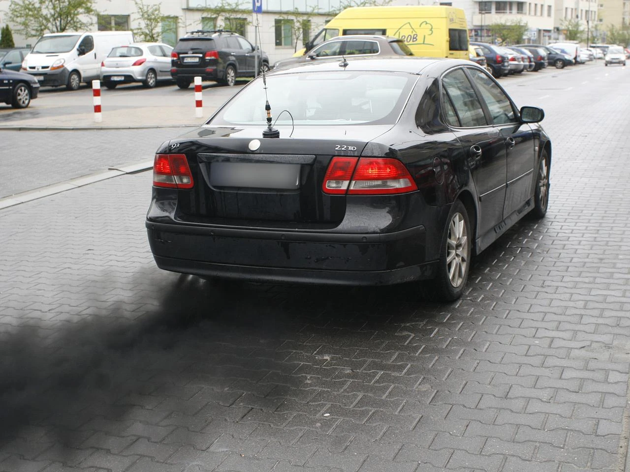 Diesel musi dymić? Bzdura! Kiedy dym z wydechu oznacza usterkę?