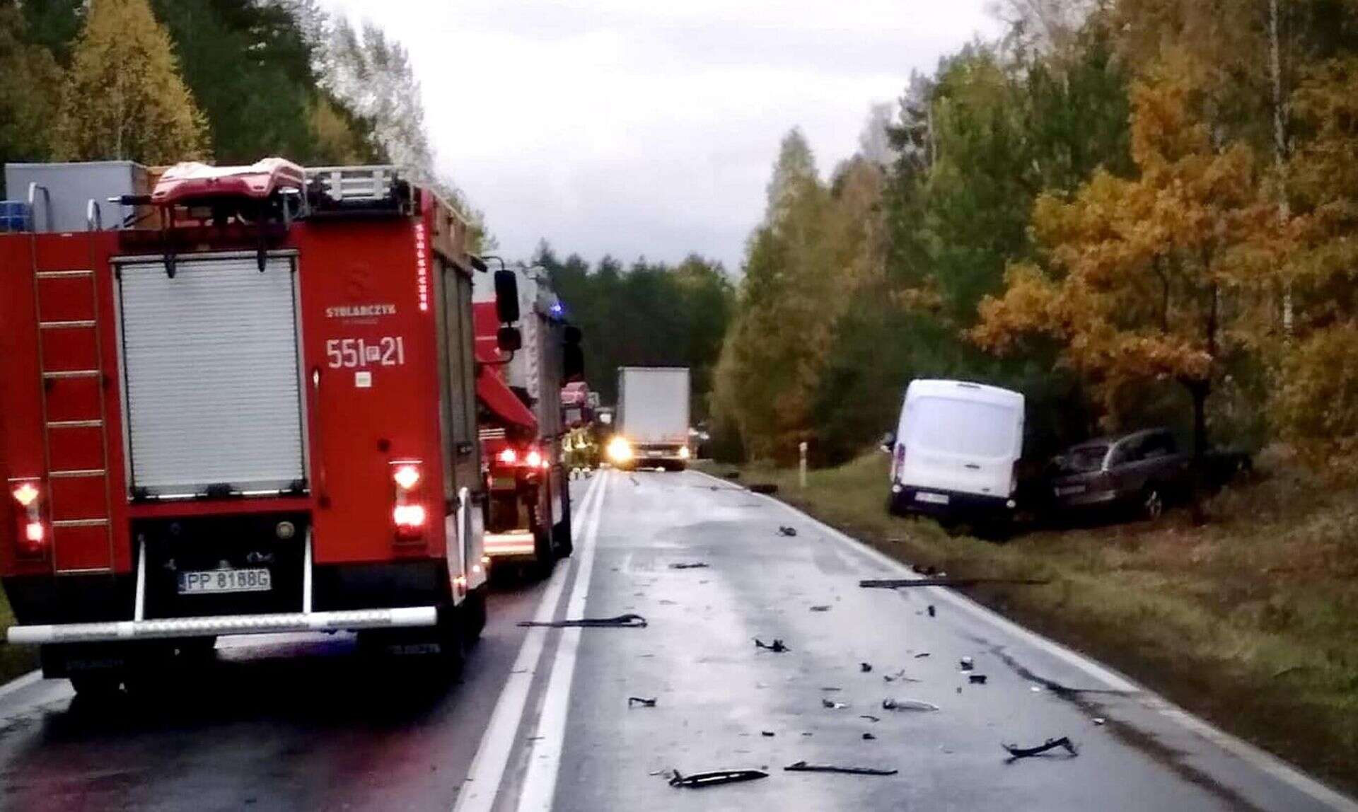 Ogromne utrudnienia Wielki karambol na drodze krajowej nr 10! Zderzyło się kilka pojazdów. Trasa zabloko…