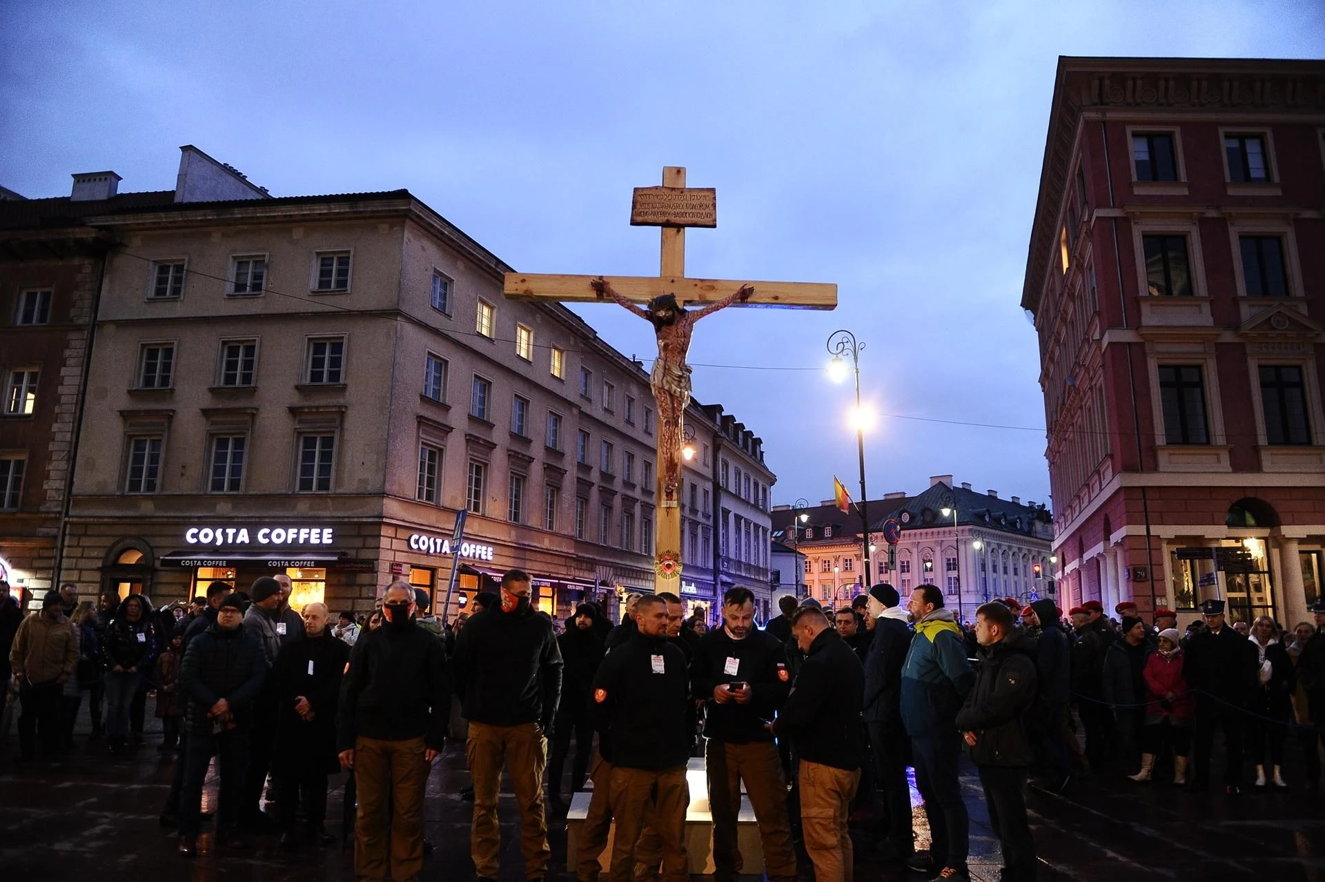 DROGI KRZYŻOWE W STOLICY Duże utrudnienia w Warszawie. Tramwaje i autobusy pojadą objazdami