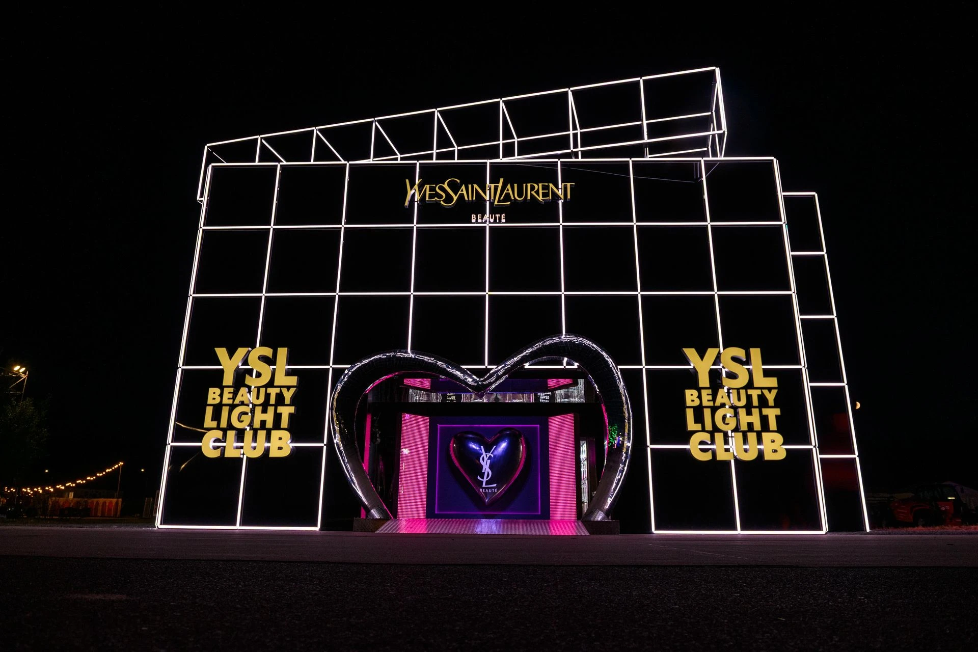 Strefa beauty YSL Beauty rozświetla Open'er Festival immersyjnym doświadczeniem