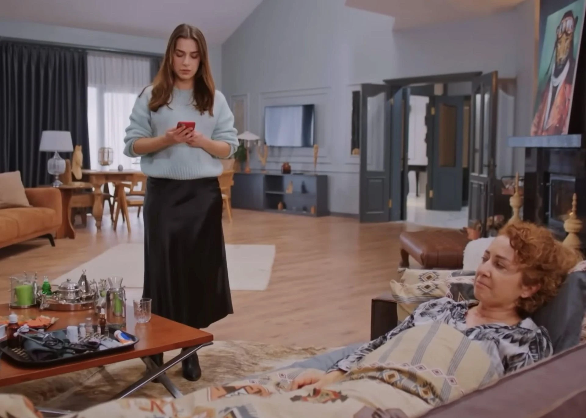 Tureckie seriale Miłość i nadzieja, odcinek 327: Prośba Hulyi do Sili po odzyskaniu przytomności. Będą musiały uciekać? - ZDJĘCIA