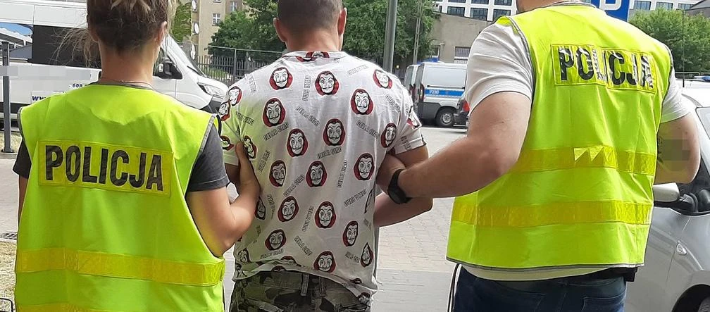 Łódź: siał postrach wśród jubilerów i w lombardach. Chciał być jak bohater serialu...