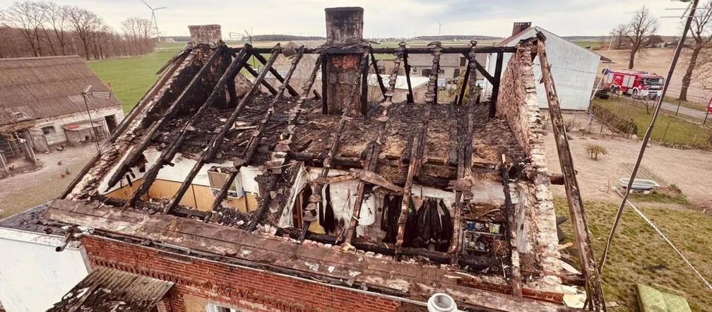 Tragedia pod Mogilnem Pożar zniszczył dom trzech rodzin! Ruszyła zbiórka na odbudowę