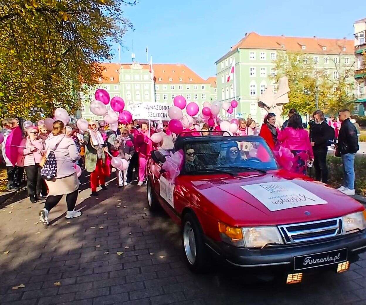 Róż w walce z nowotworem W centrum miasta zrobiło się różowo. Ulicami Szczecina przeszedł Marsz Różowej Wstąż…