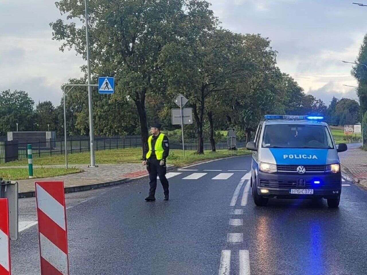 Raport policji Powódź w Małopolsce. Most na Wiśle zamknięty. Te drogi są nieprzejezdne