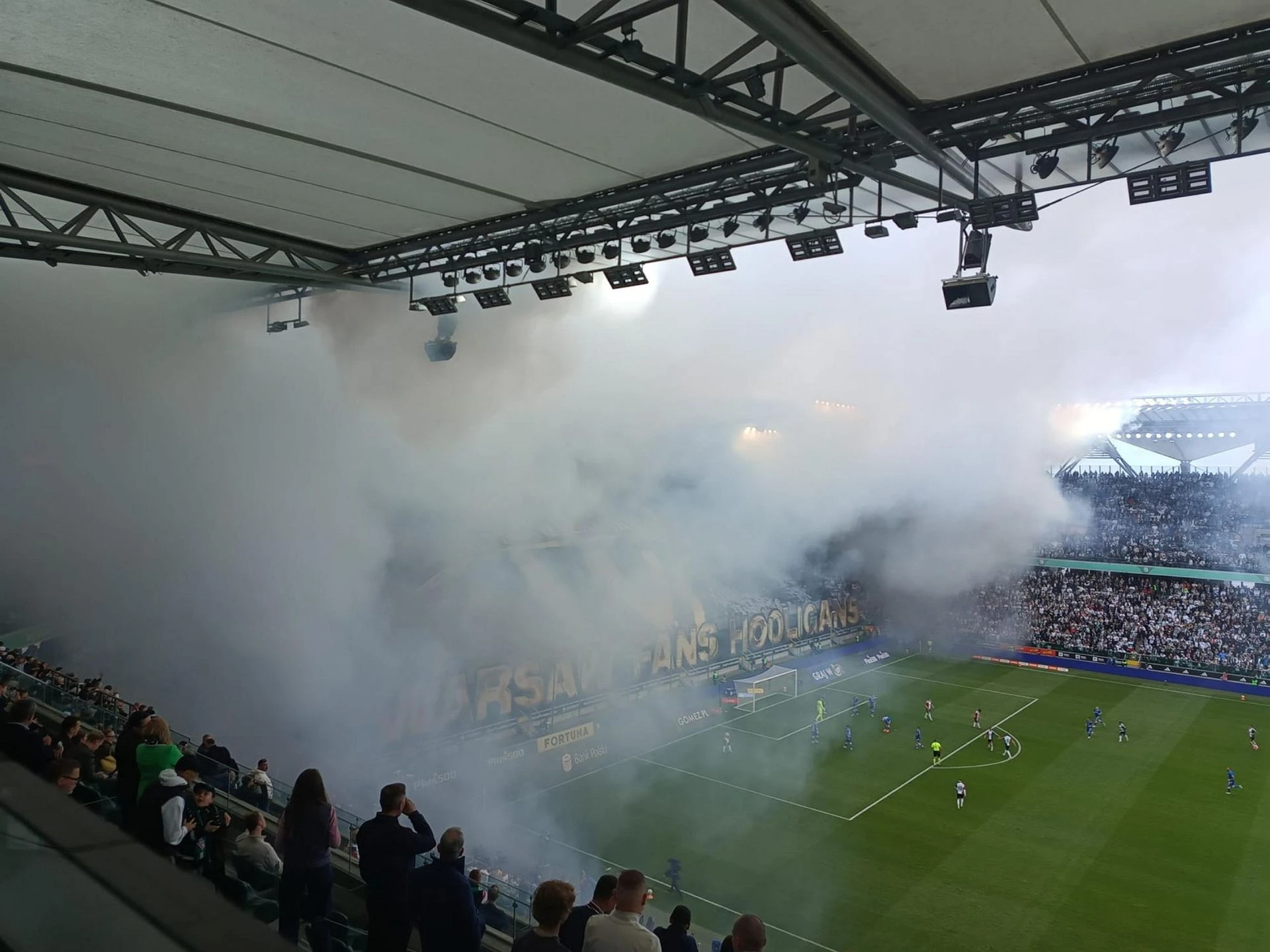 Ale się porobiło w hicie kolejki Legia - Lech: Mecz przerwany w drugiej minucie! Co się stało?