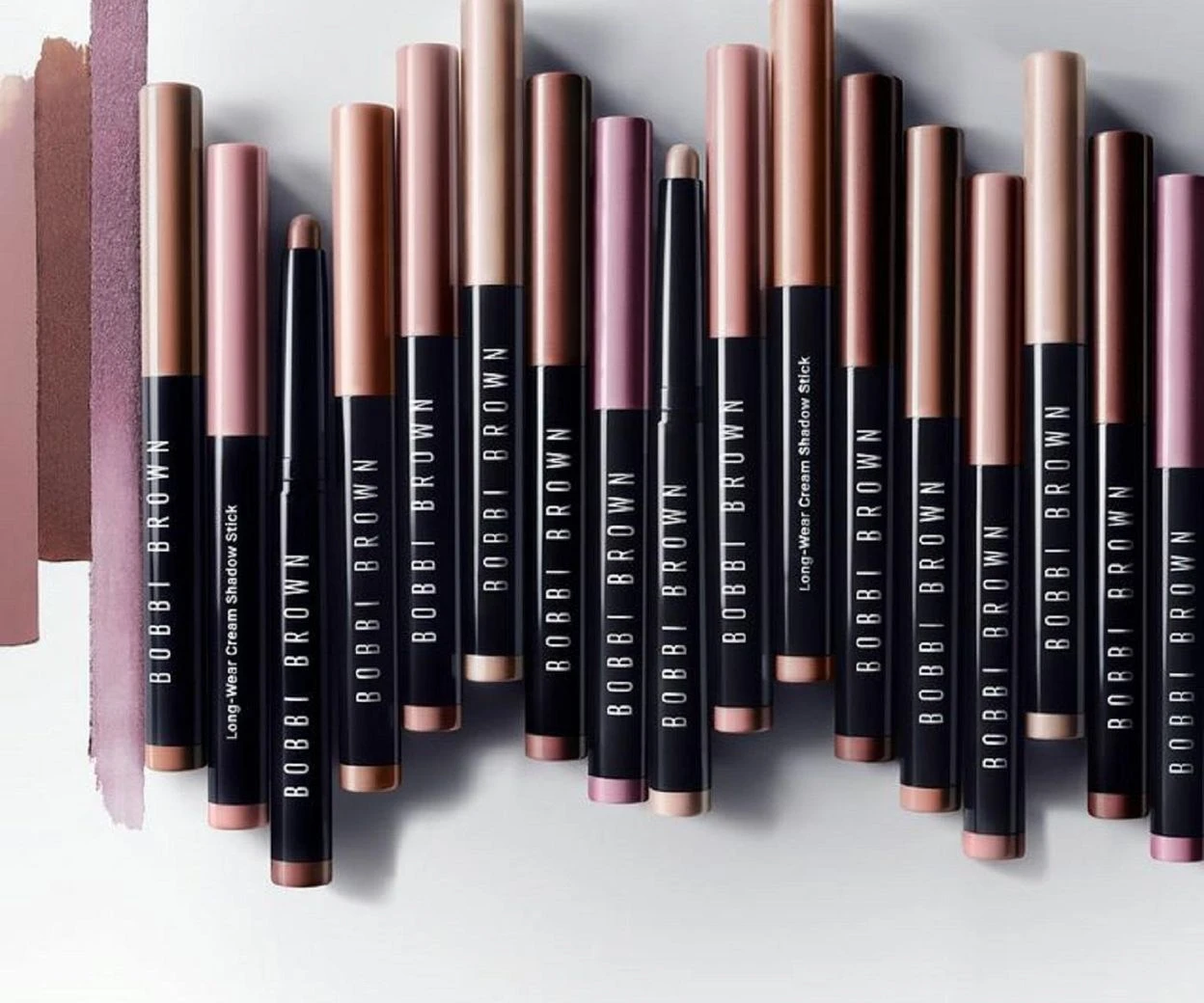 Strefa beauty Makijaż oczy nigdy nie był łatwiejszy! Wystarczy jedno pociągnięcie