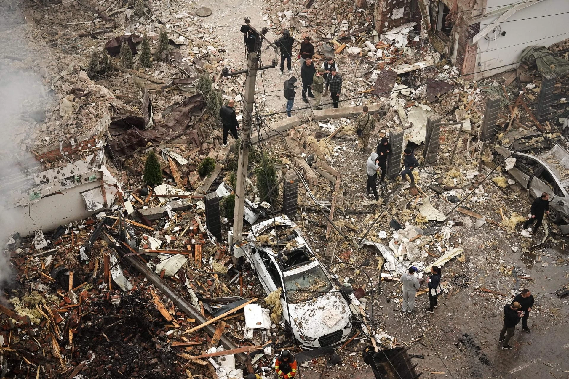 Zdjęcia mówią wszystko Rosja atakuje Kijów dronami i rakietami! Alarm w stolicy Ukrainy, płoną budynki i samochody