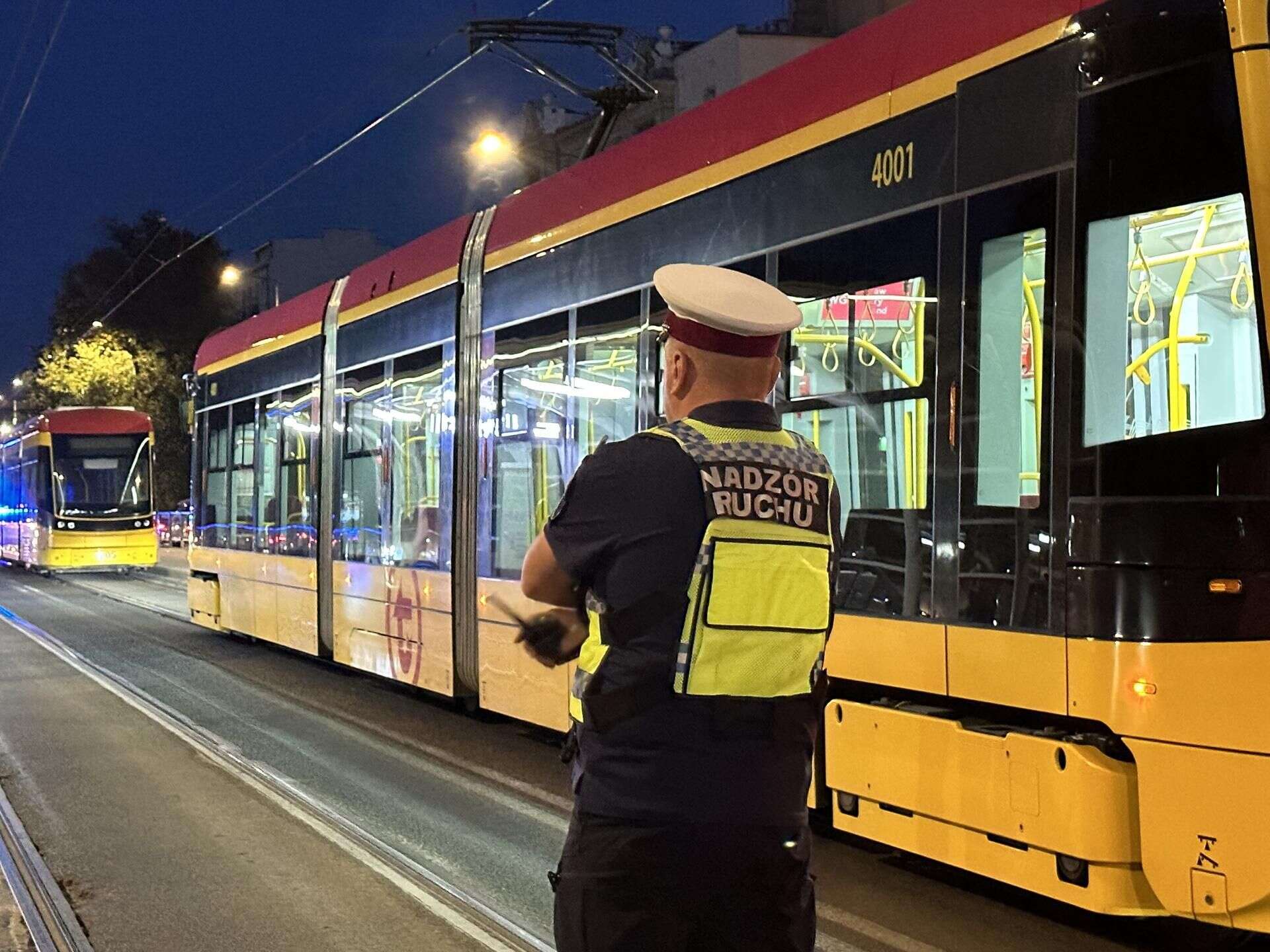 UWAŻAJCIE NA SIEBIE Wielkie utrudnienia w Warszawie. Tramwaje na trasach objazdowych