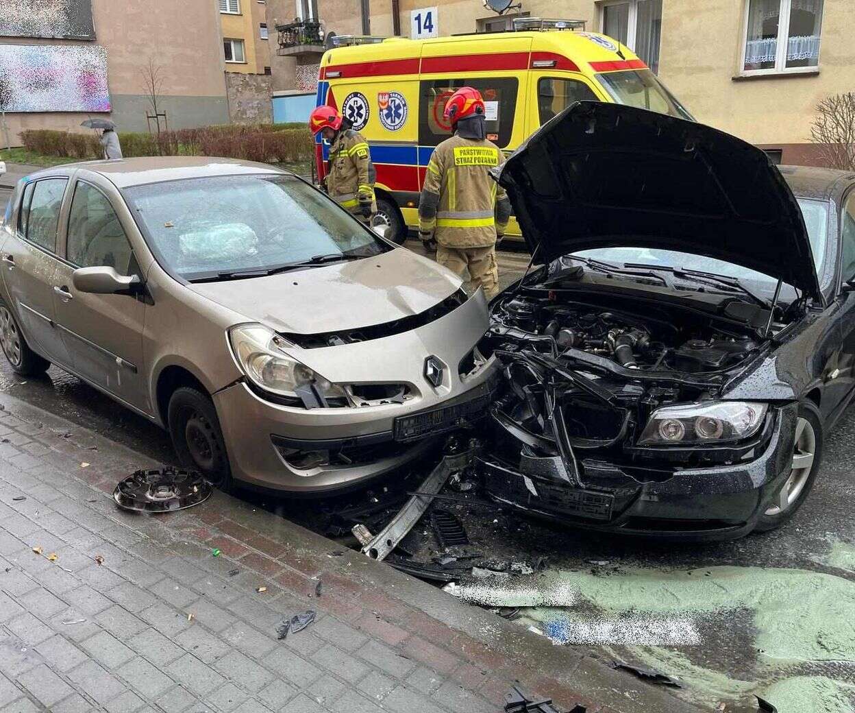 Nowe fakty 19-latek stracił panowanie nad bmw i uderzył w renault. Prawo jazdy miał dwa tygodnie