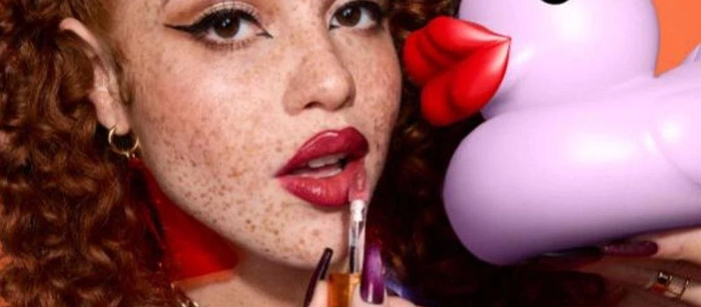Strefa beauty Powiększenie ust bez skalpela. Dzięki pomadce każdy myślał, że powiększyłam usta