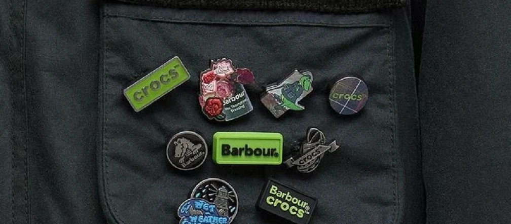Strefa mody Crocs i Barbour prezentują wyjątkową kolaborację – klasyka spotyka funkcjonalność!