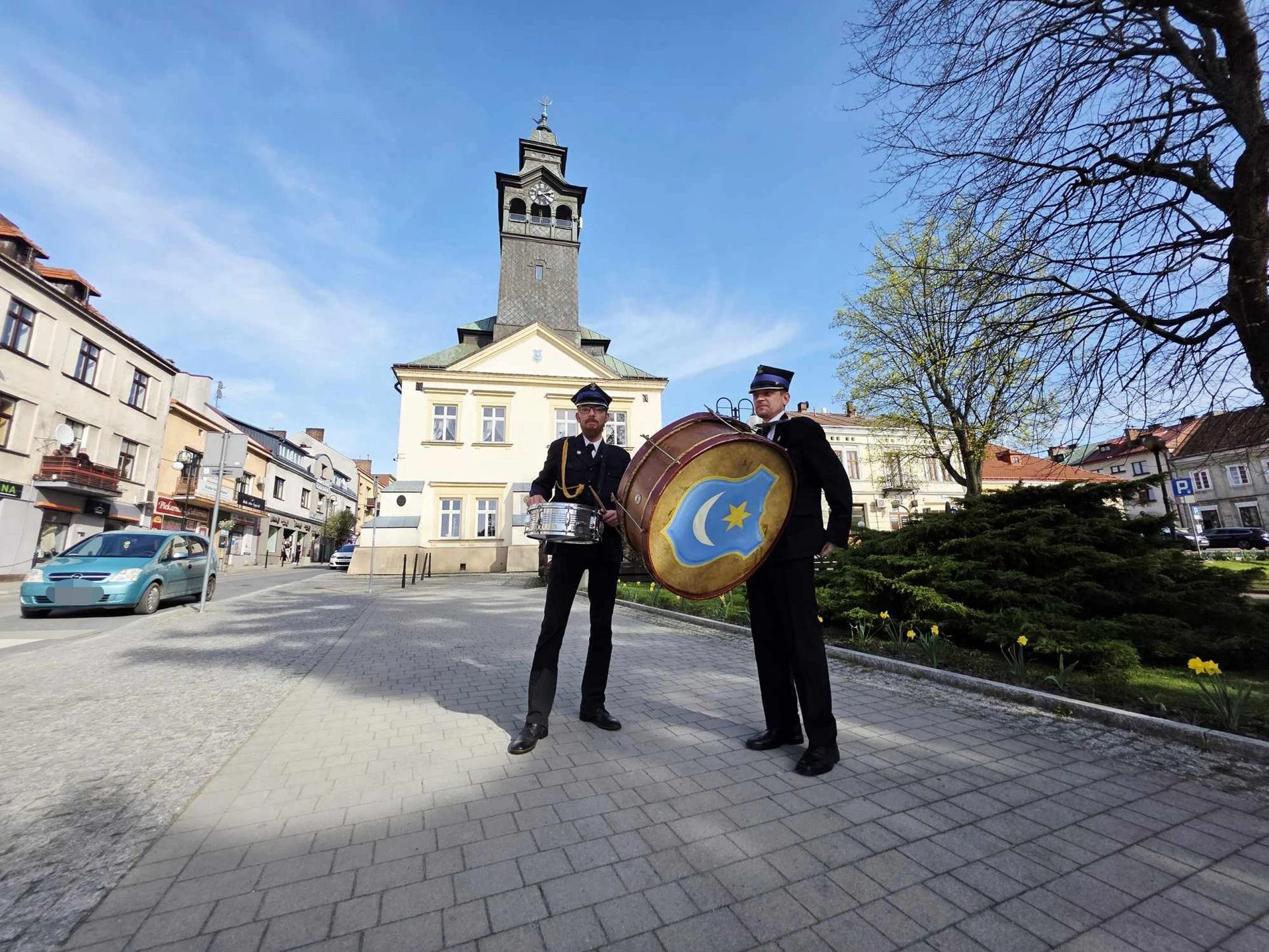Tradycja sięga kilkuset lat Wielki Czwartek rozbrzmiewa tradycją! Bębny na ulicach Przeworska