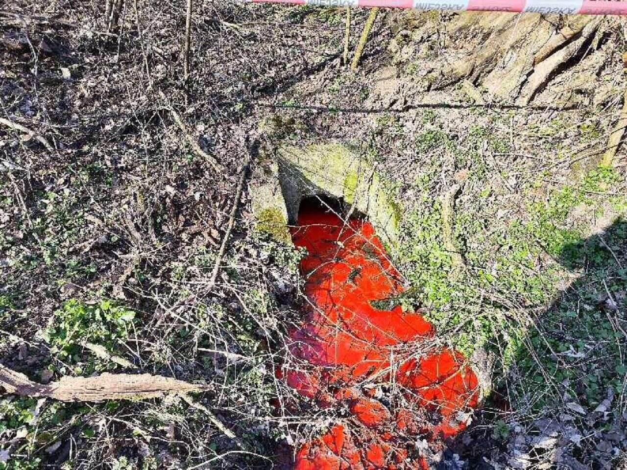 Jak do tego doszło? Wątok w Tarnowie stał się czerwony jak cegła. Sprawą zajmie się prokuratura