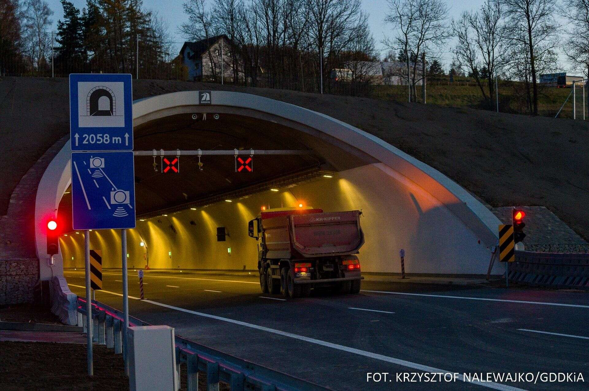 Drogowcy wyznaczyli objazd Potężne utrudnienia na Zakopiance. Na cztery godziny zamkną tunel