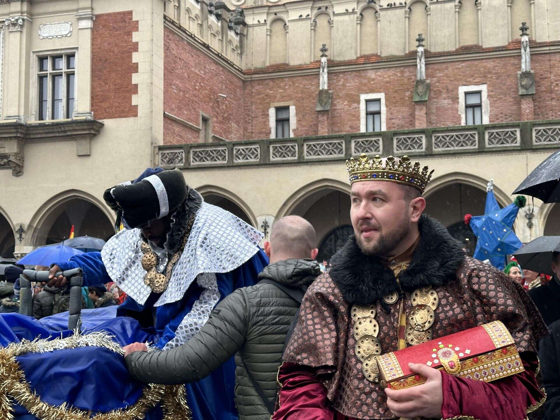 Trasa orszaku Orszak Trzech Króli w Krakowie. Trzy pochody spotkają się na Rynku Głównym