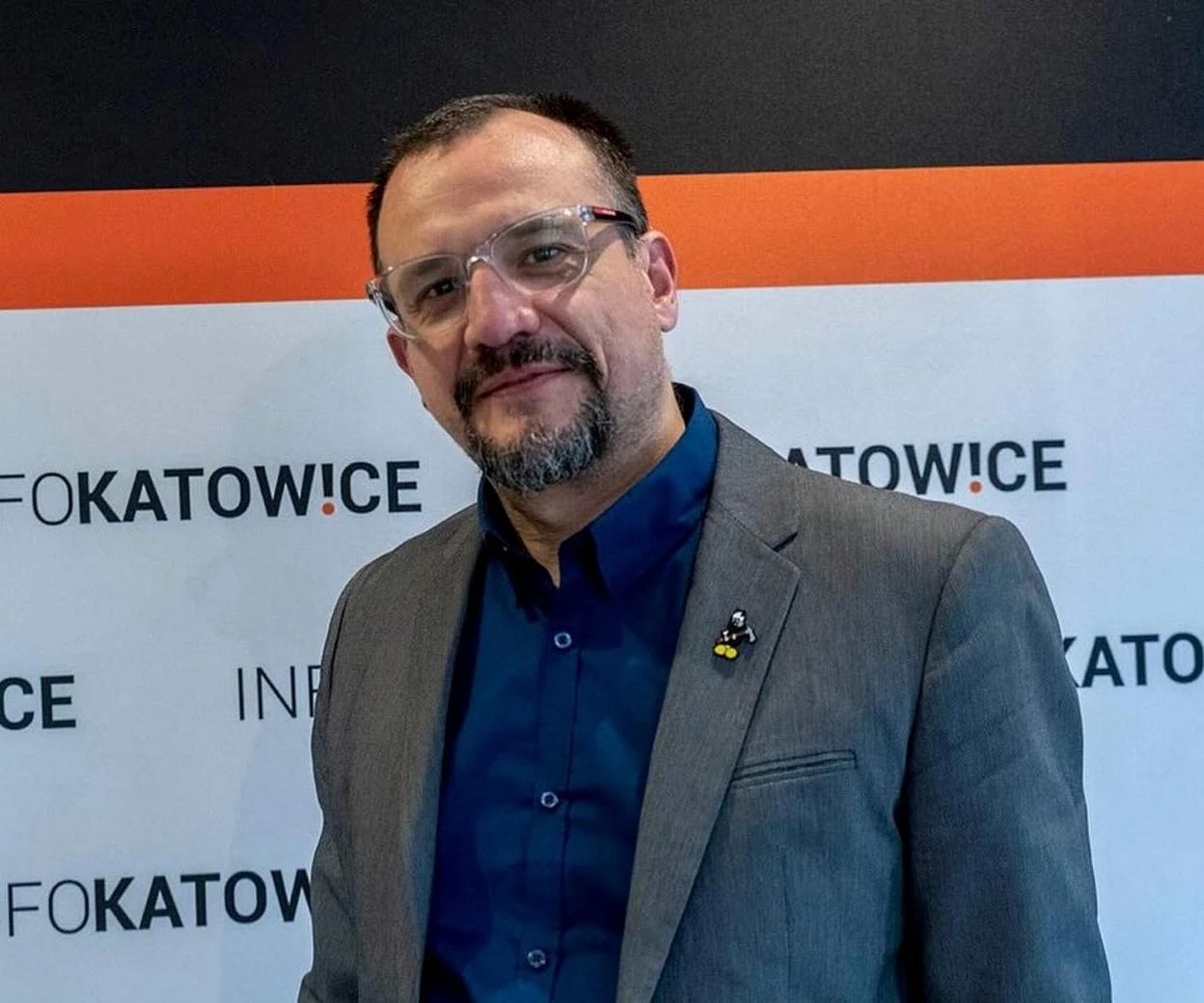POLICJANTÓW ZWYZYWAŁ I GRYZŁ Kandydat na prezydenta Katowic z zarzutami. Pijany rozbił żonie telefon!