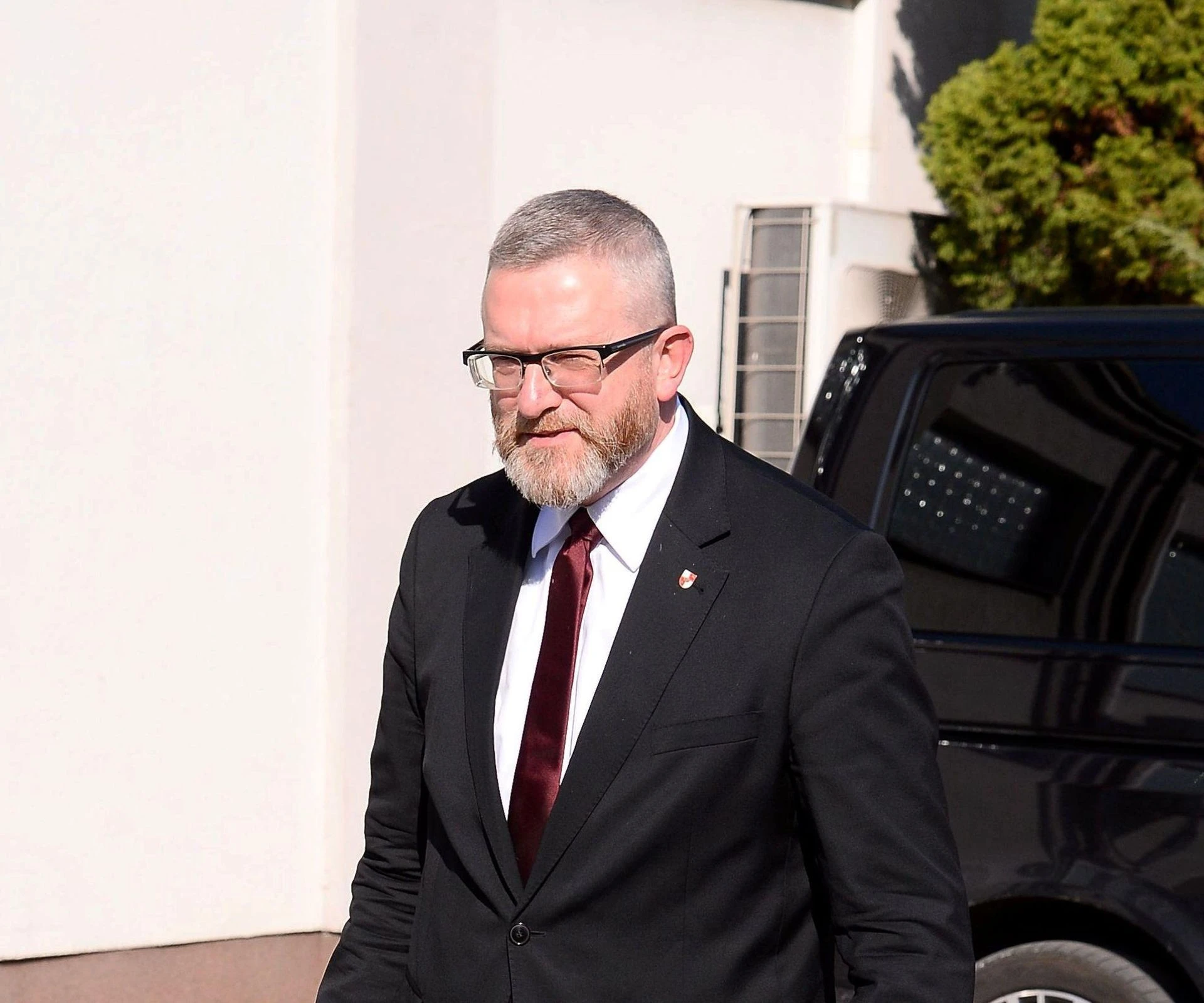 Znów to zrobił Wpis Grzegorza Brauna po ataku Izraela wywołał burzę. To jedno zdanie podzieliło sieć