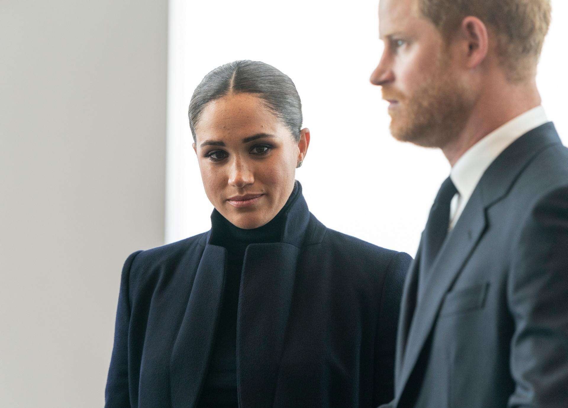 Rodzina królewska Wielkie upokorzenie Meghan Markle i księcia! Wpisani na listę nieudaczników