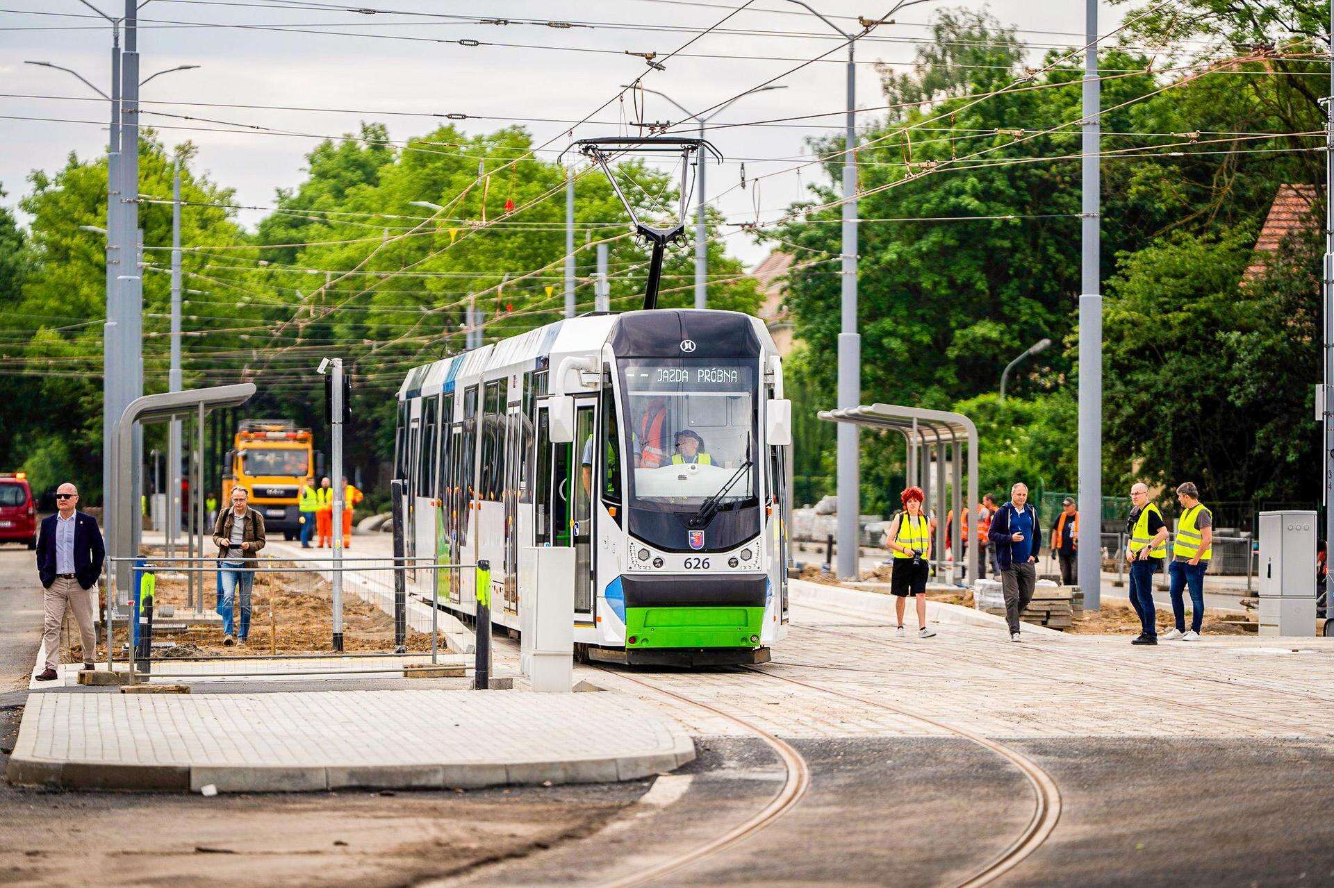 Dobra wiadomość Najpierw pojadą samochody, potem tramwaje. Otwierają ulicę Sosabowskiego