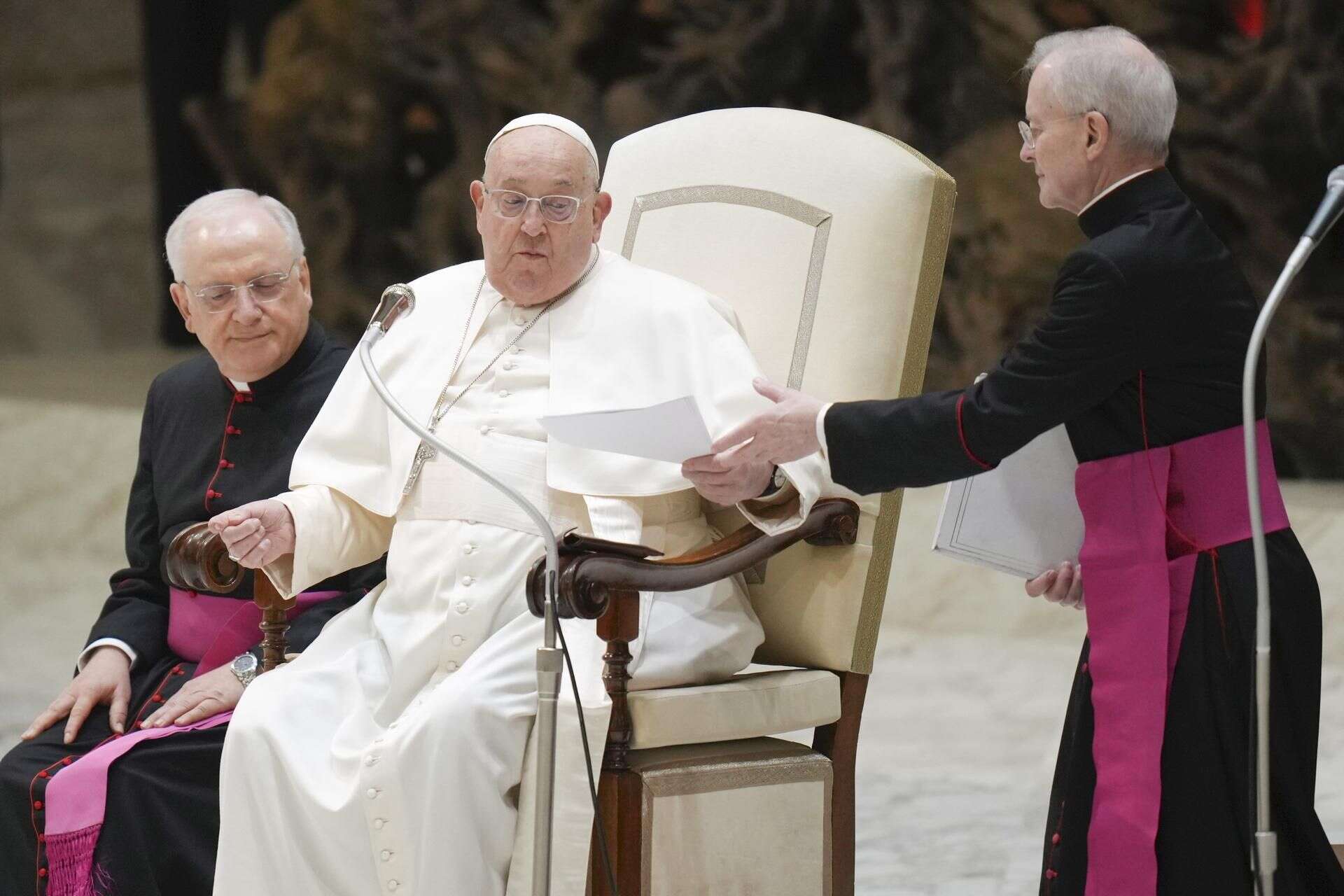 Co się dzieje? Pilny apel z Watykanu. Chodzi o chorego papieża Franciszka. Proszą o jedno!