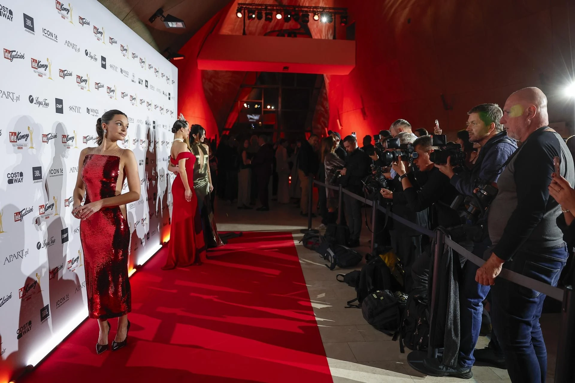 PIĘKNA! Wszyscy patrzyli tylko na nią! Dębska skradła show na gali Telekamer