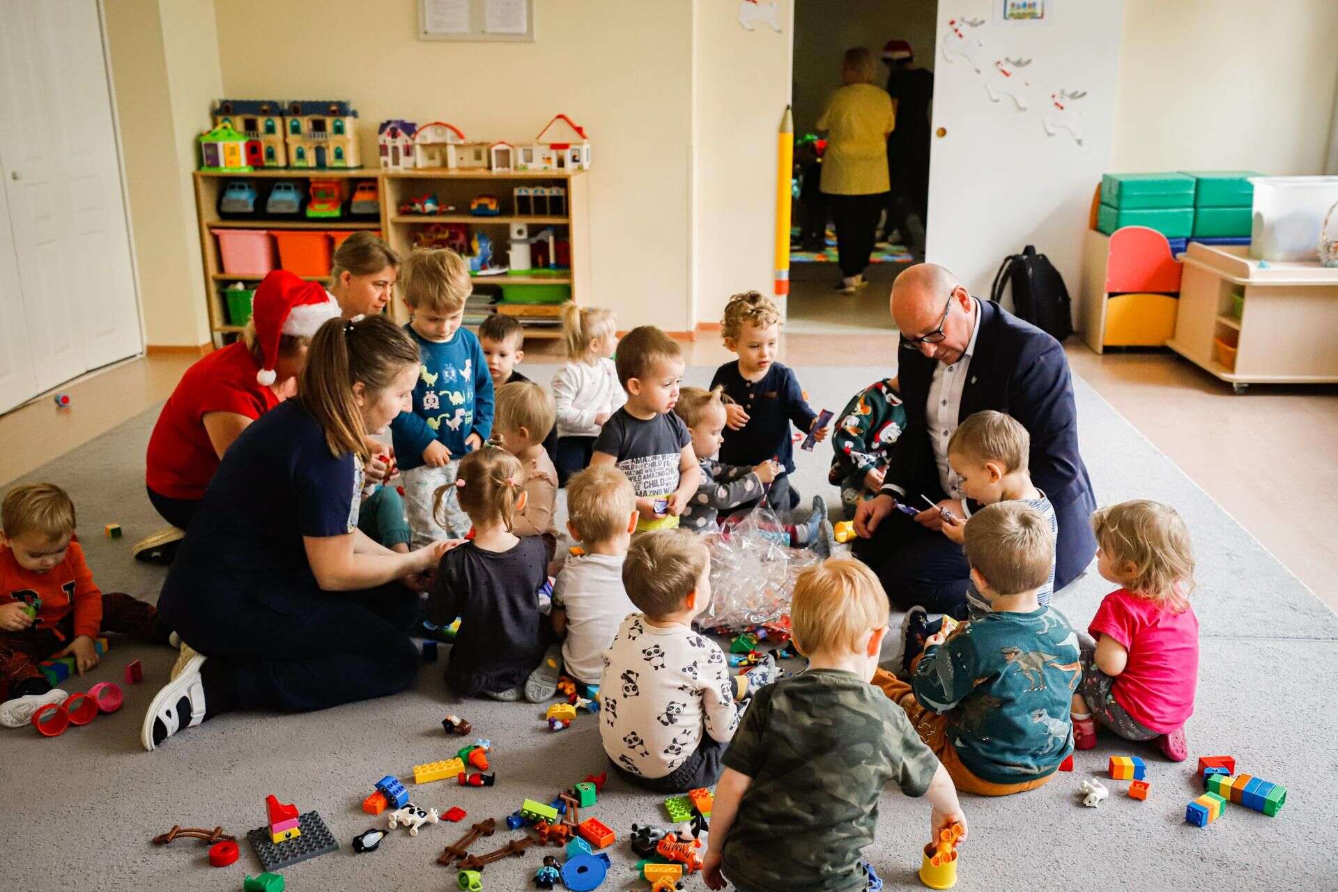 Świadczenia społeczne ZUS: Wsparcie na żłobek najpopularniejsze