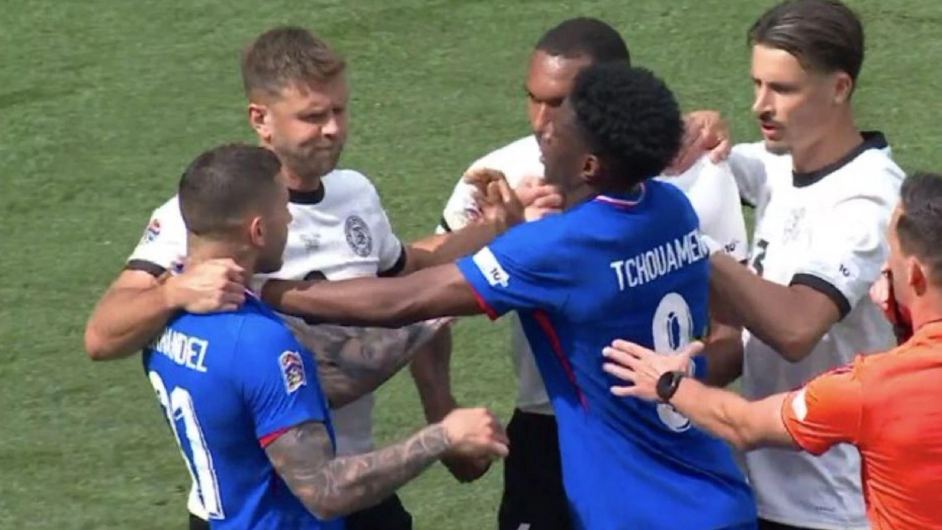 Gorąco w meczu o 3. miejsce Niemcy – Francja: Wielka awantura na boisku! Piłkarze zaczęli się szarpać w trakcie …