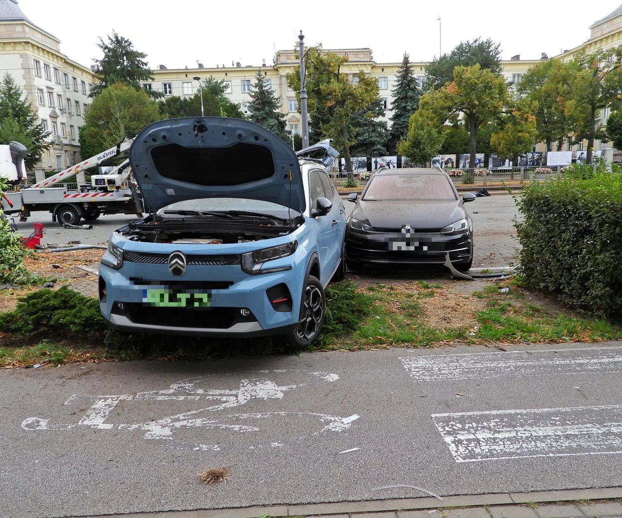 SZOK Urządził sobie tor przeszkód na Puławskiej. Rozbił BMW pod budynkiem komendy