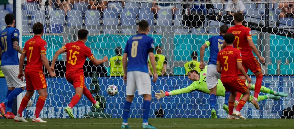 Euro. Włochy - Walia WYNIK: Jedna bramka wystarczyła! Włosi pokazali klasę, Walia ...