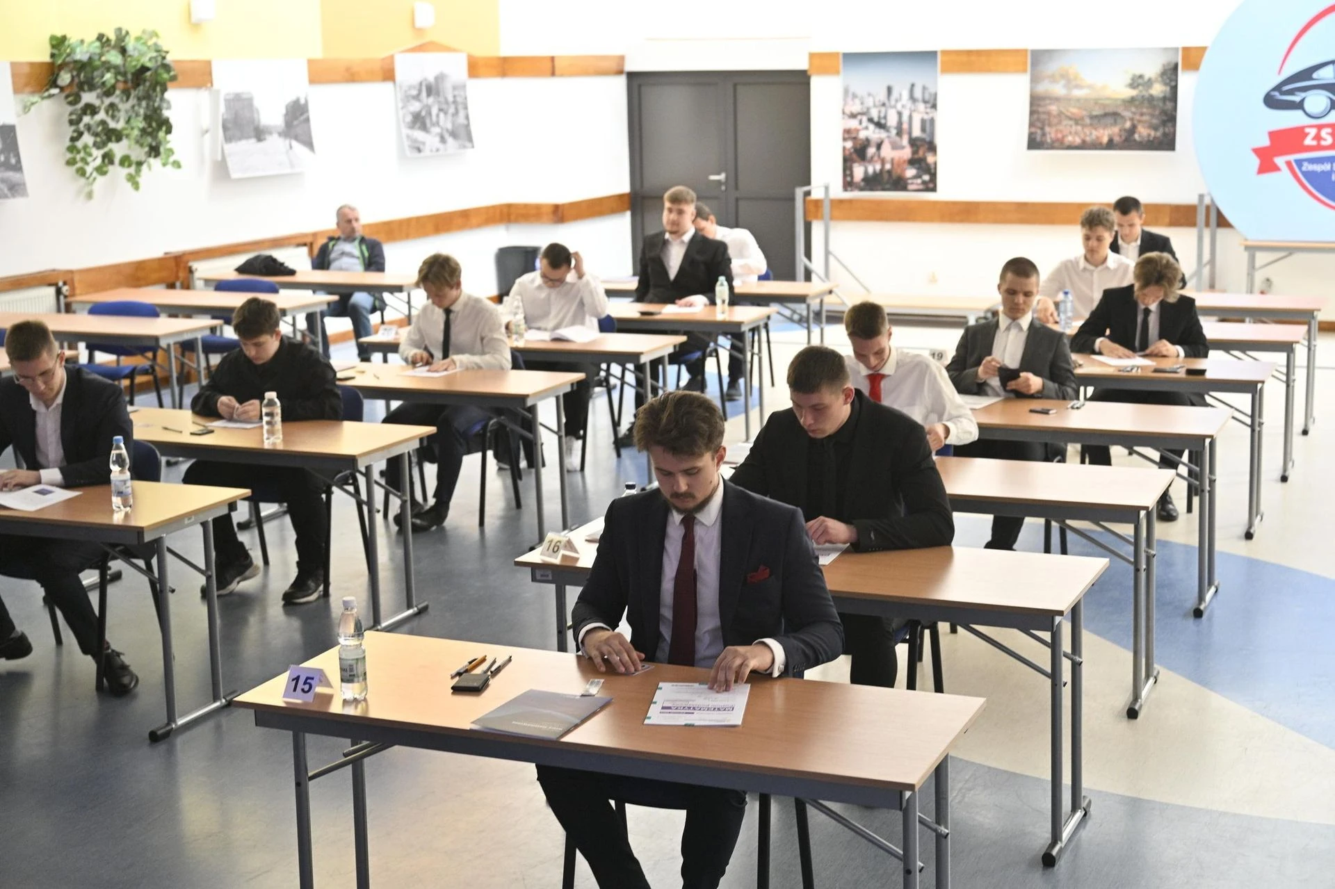 Matura 2025 Matura 2025 angielski dwujęzyczny – ODPOWIEDZI, arkusz CKE, zadania w PDF do pobrani…