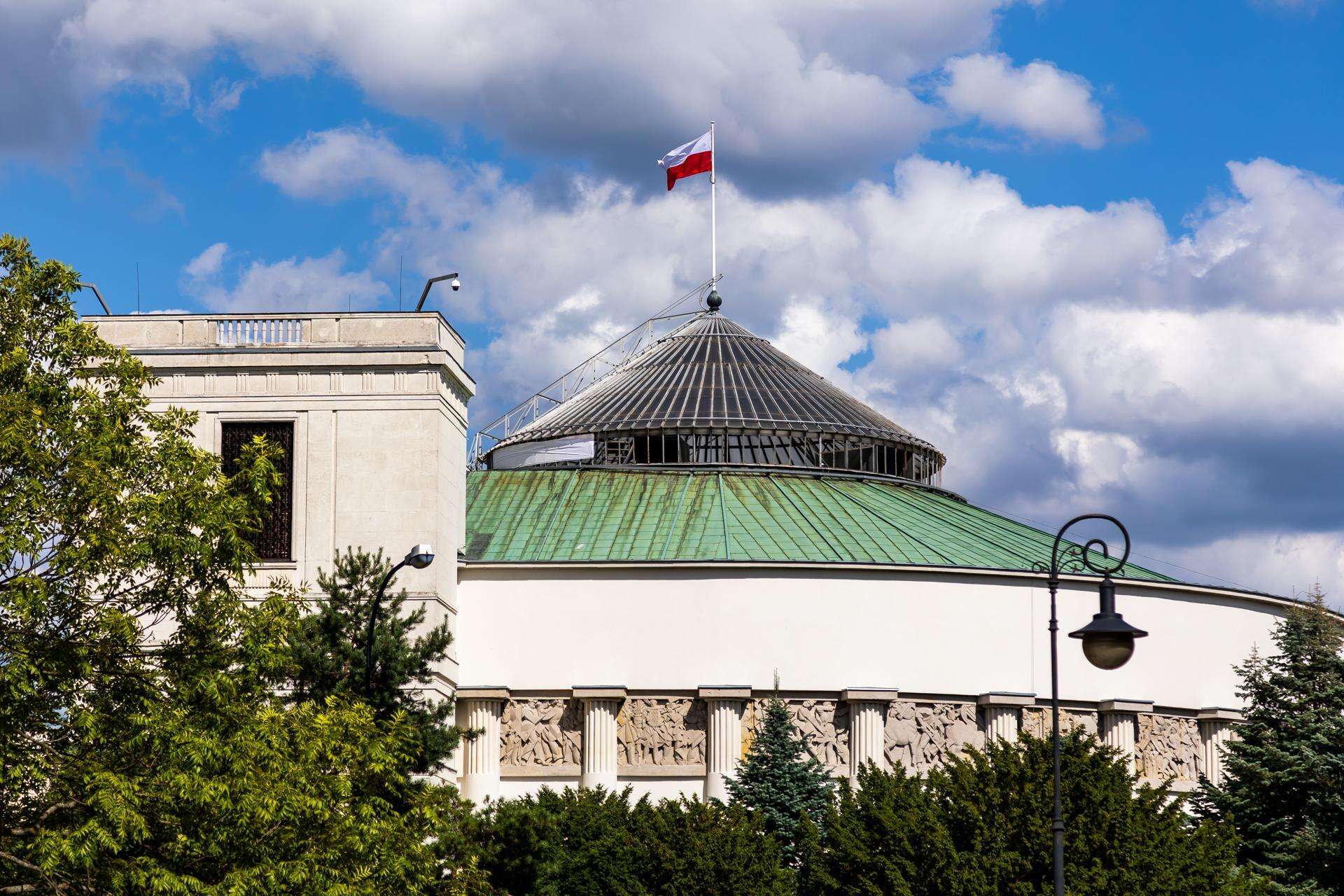 Hipokryzja PiS? Sami krytykowali budowę zbiorników retencyjnych PiS krytykuje brak zbiorników retencyjnych. Wcześniej sami byli przeciwni ich budowi…